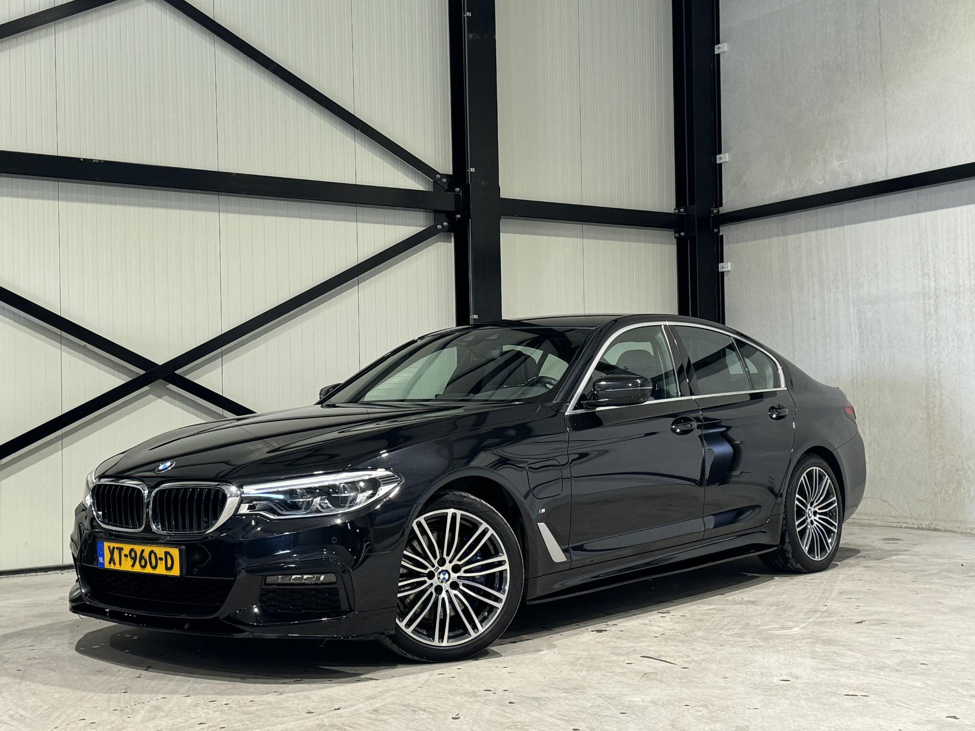 BMW 5 Serie 530e High Executive M-sport XT960D