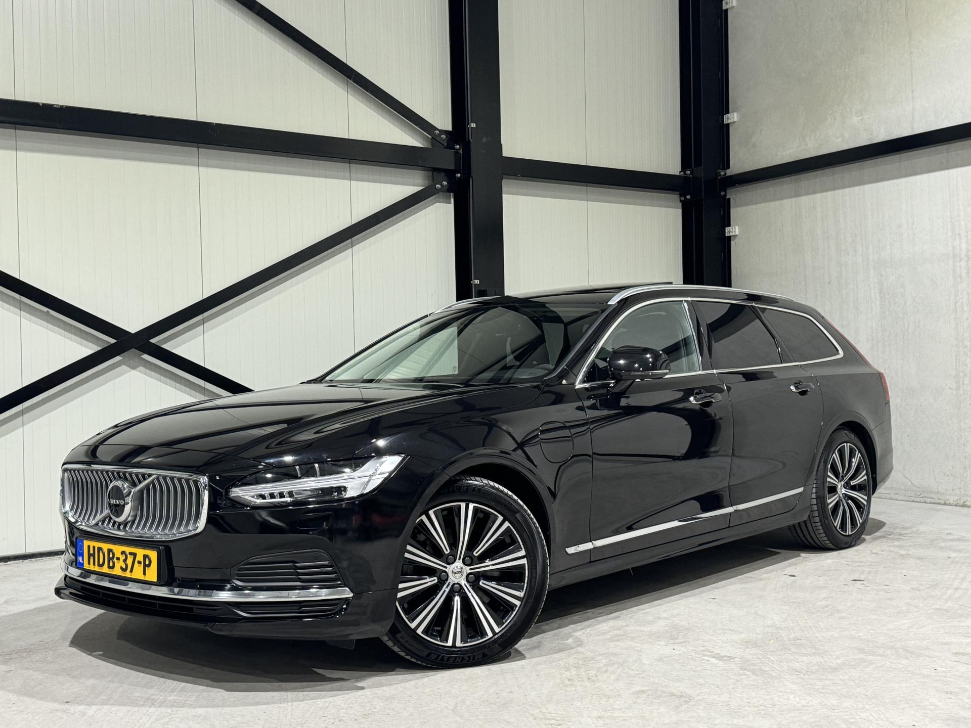 Volvo V90 2.0 T8 AWD Inscription HDB37P