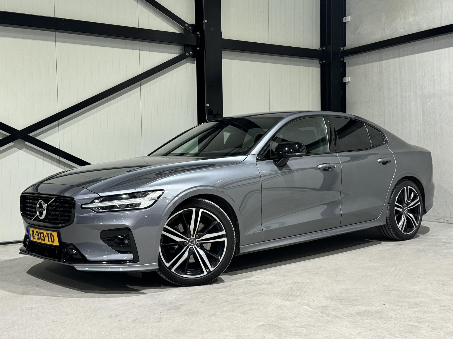 Volvo S60 2.0 B3 R-Design K313TD