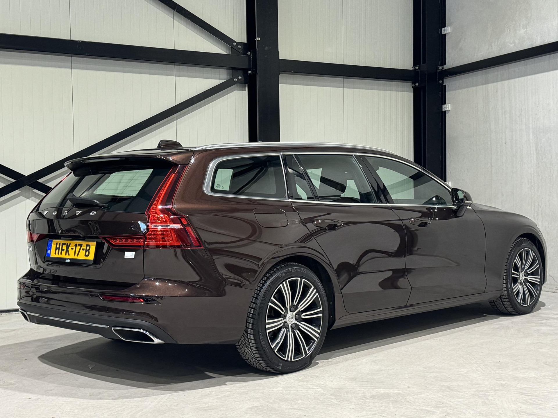 Volvo V60 2.0 T6 Recharge AWD Inscription HFK17B