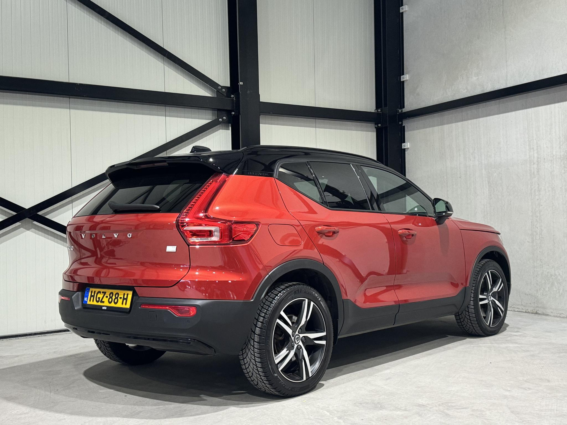 Volvo XC40 1.5 T4 Recharge R-Design HGZ88H