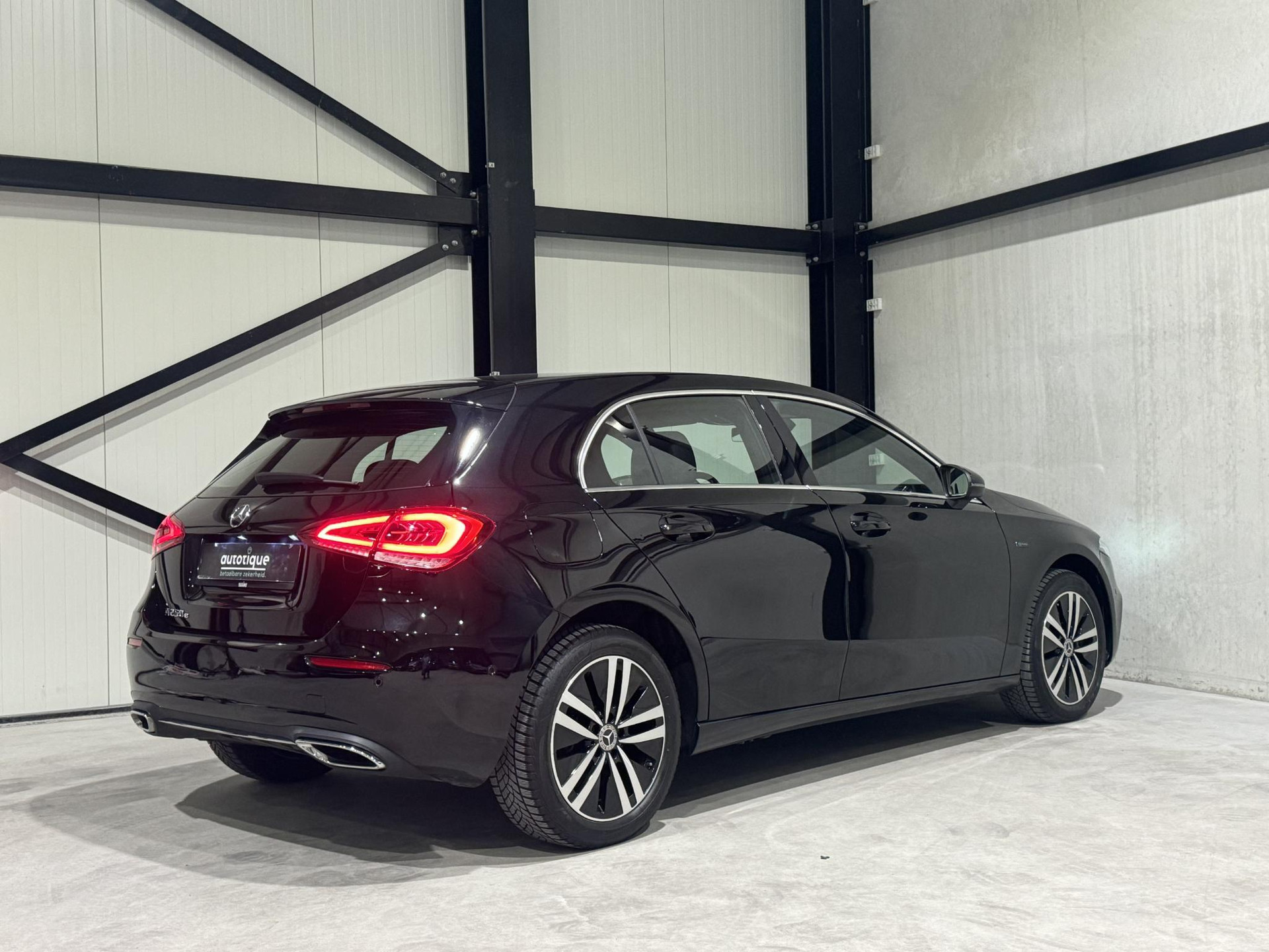 Mercedes-Benz A-Klasse 250 e Urban HPR07B