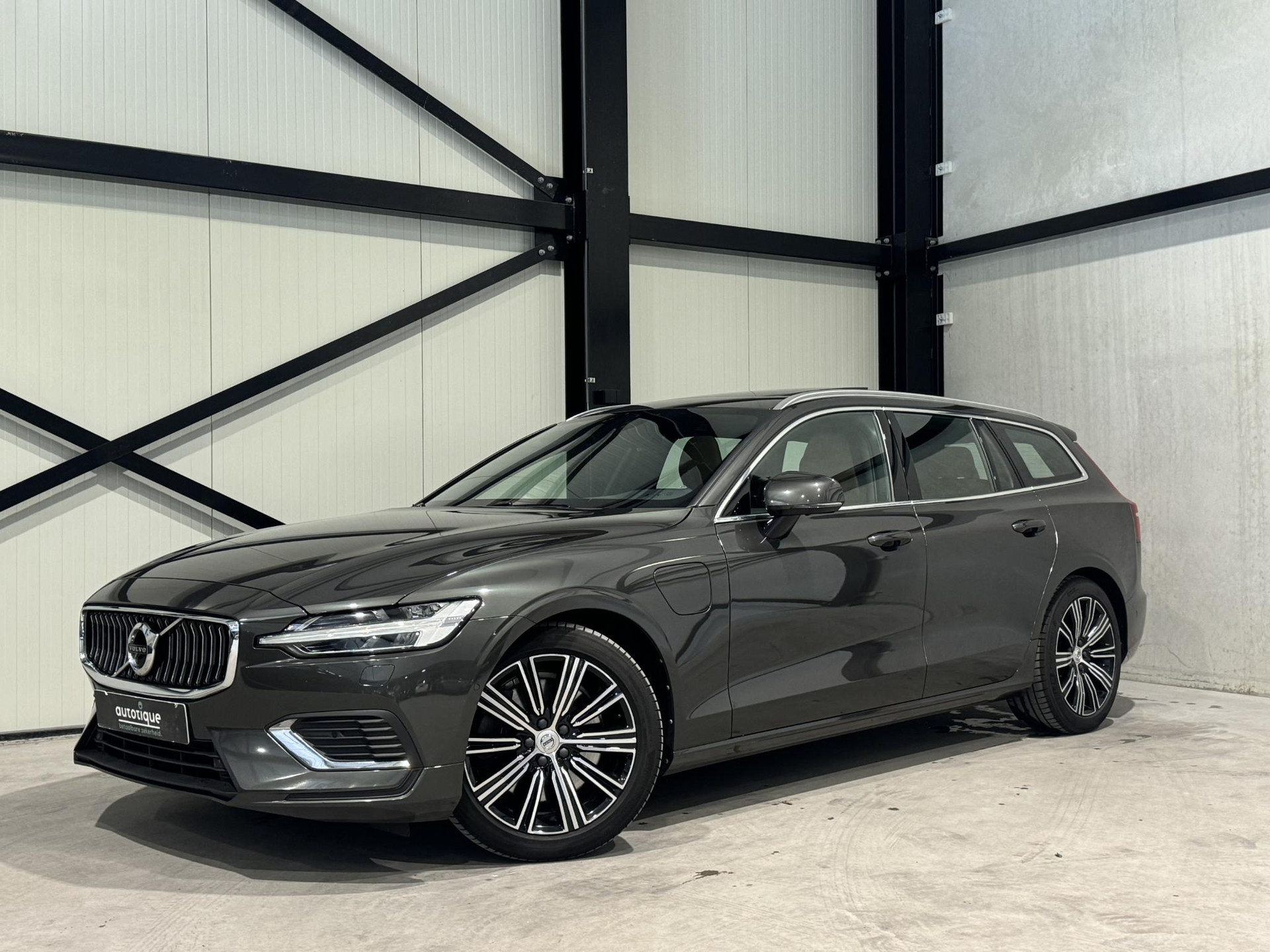 Volvo V60 2.0 T8 Recharge AWD Inscription HPT08V