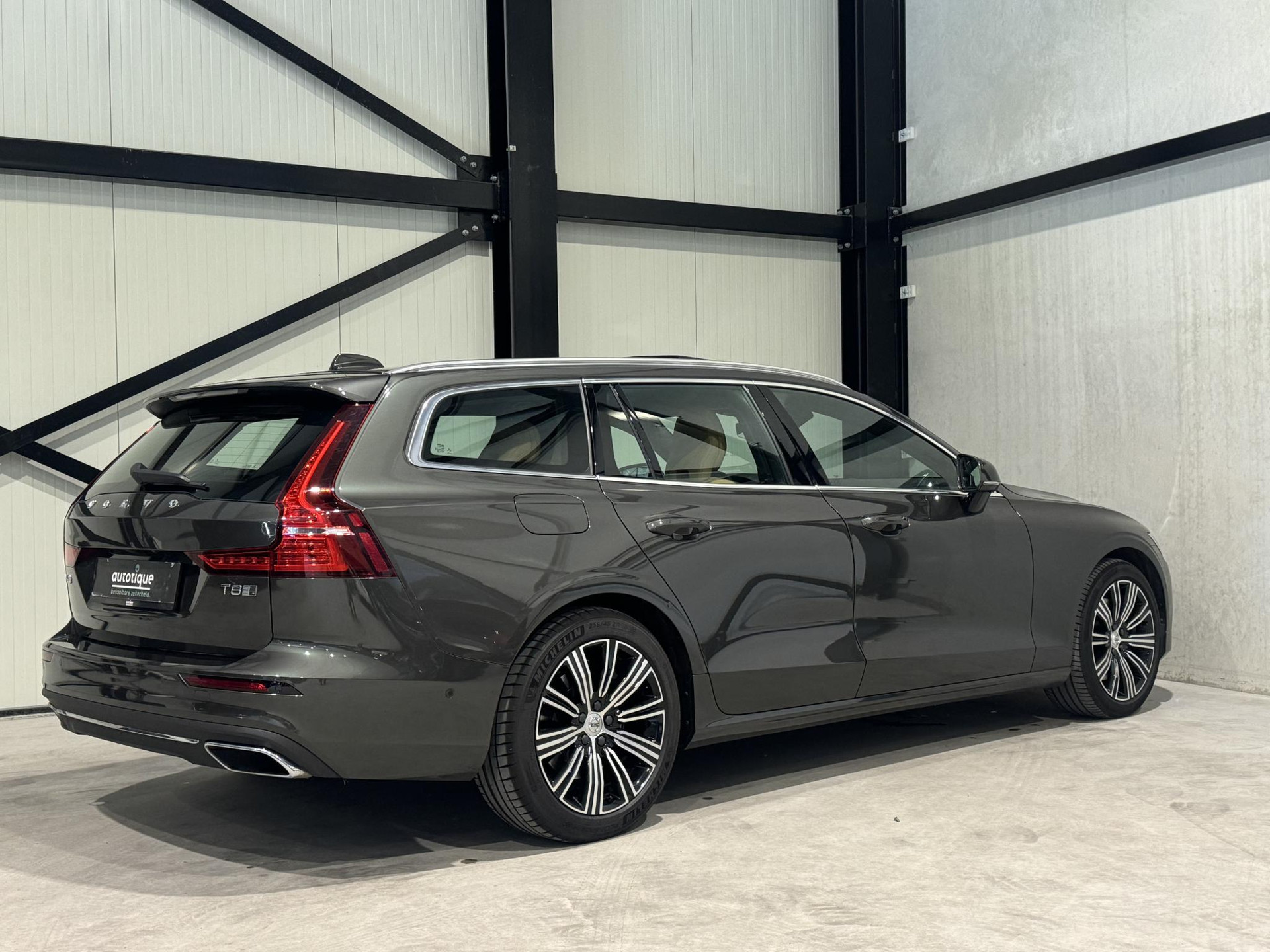Volvo V60 2.0 T8 Recharge AWD Inscription HPT08V