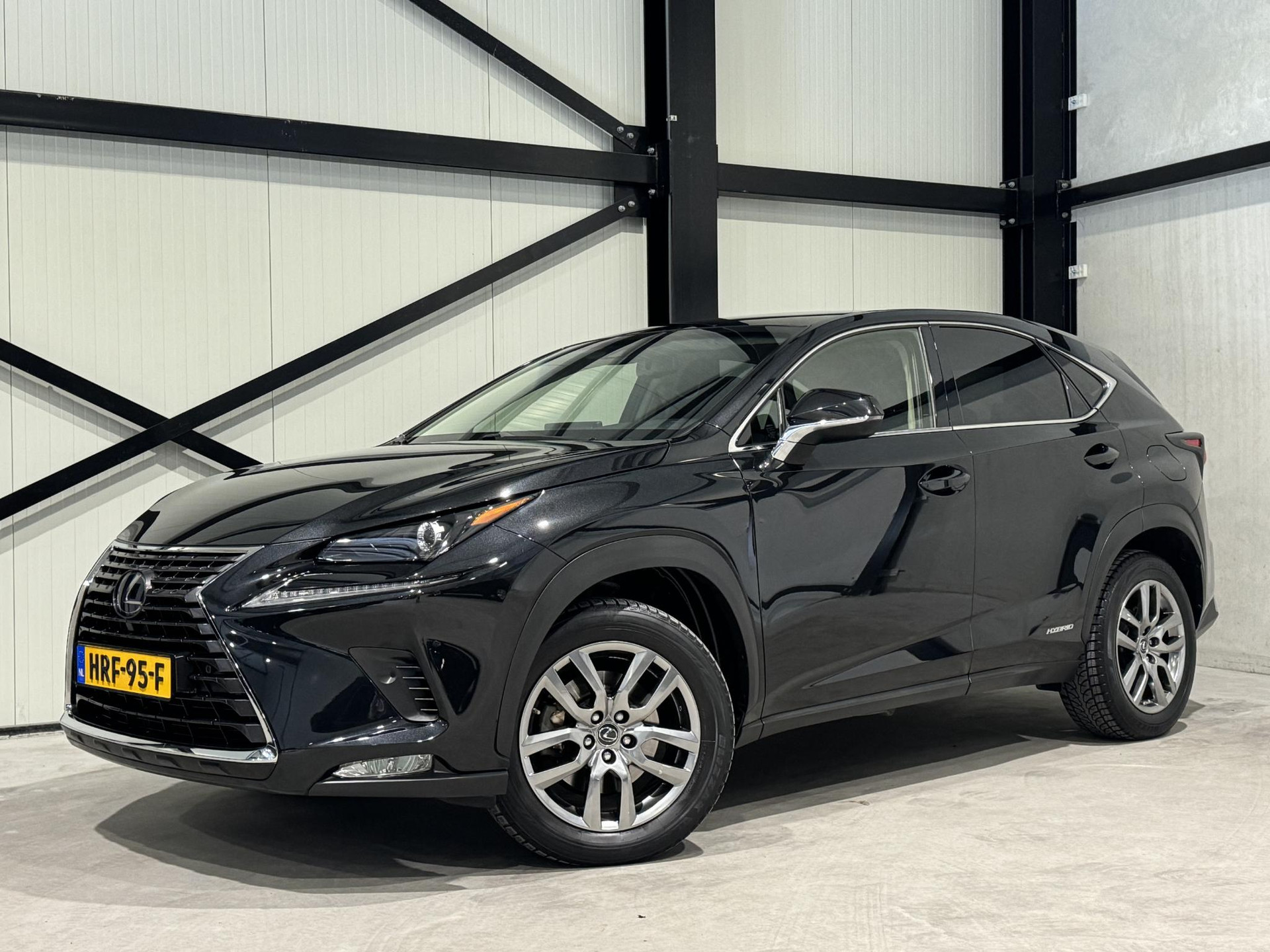 Lexus NX 300h AWD Luxury Line HRF95F