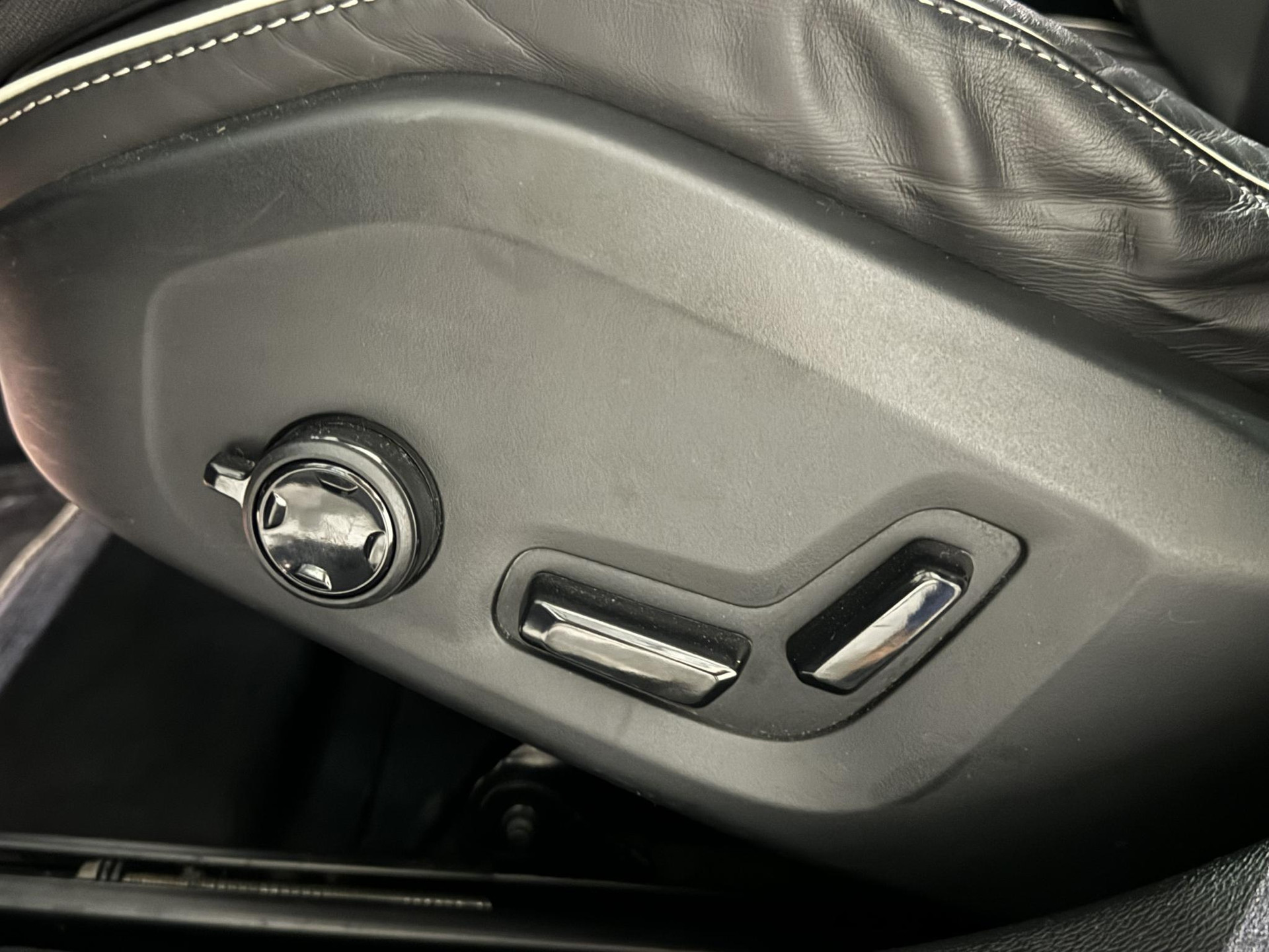 Volvo V60 2.0 T6 Twin Engine AWD R-Design HVL44R