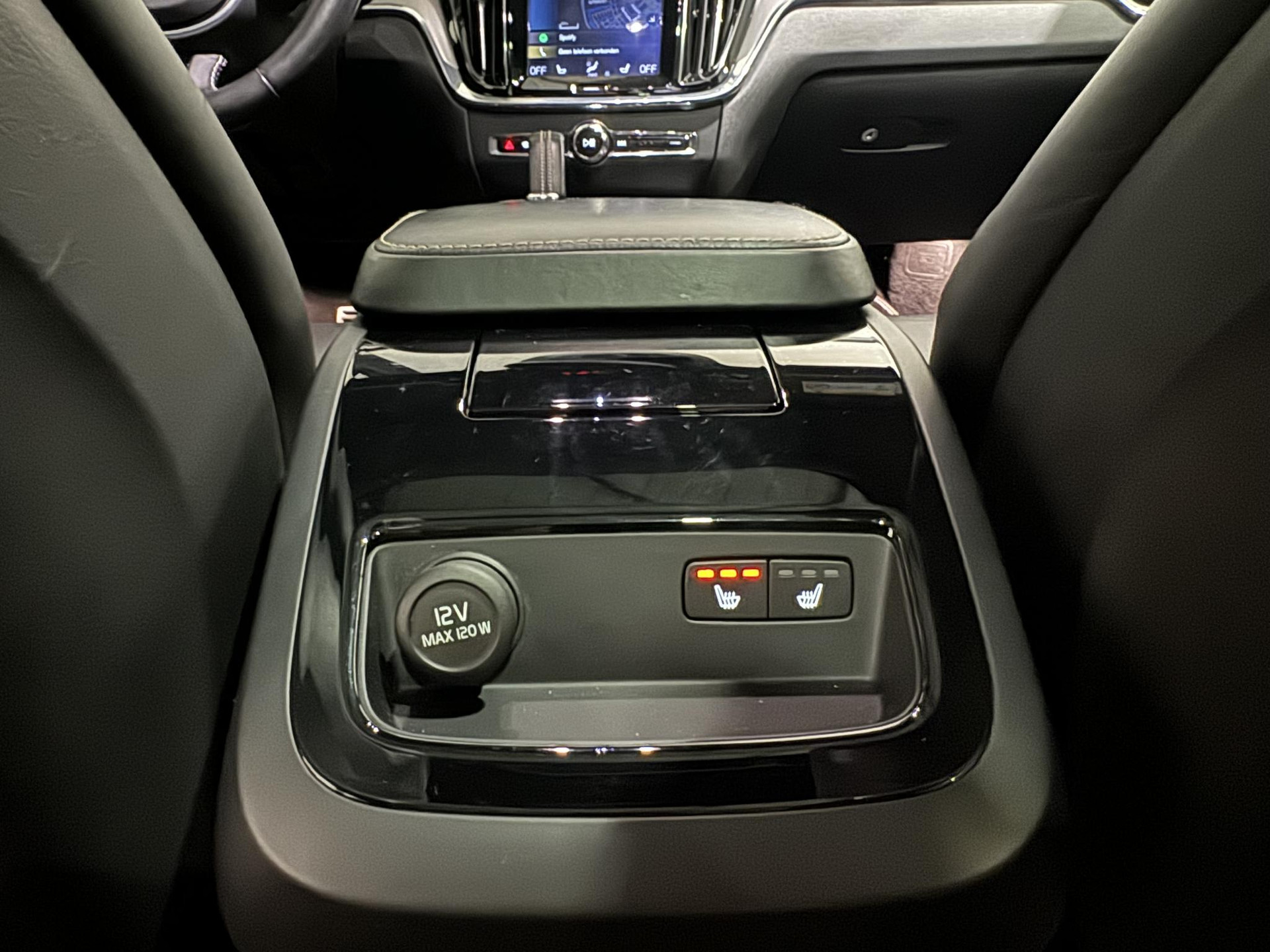 Volvo V60 2.0 T6 Twin Engine AWD R-Design HVL44R