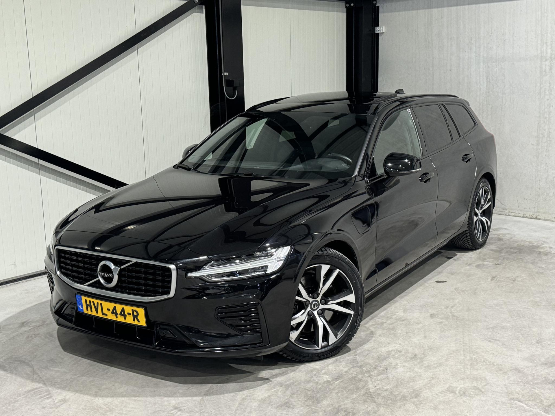Volvo V60 2.0 T6 Twin Engine AWD R-Design HVL44R
