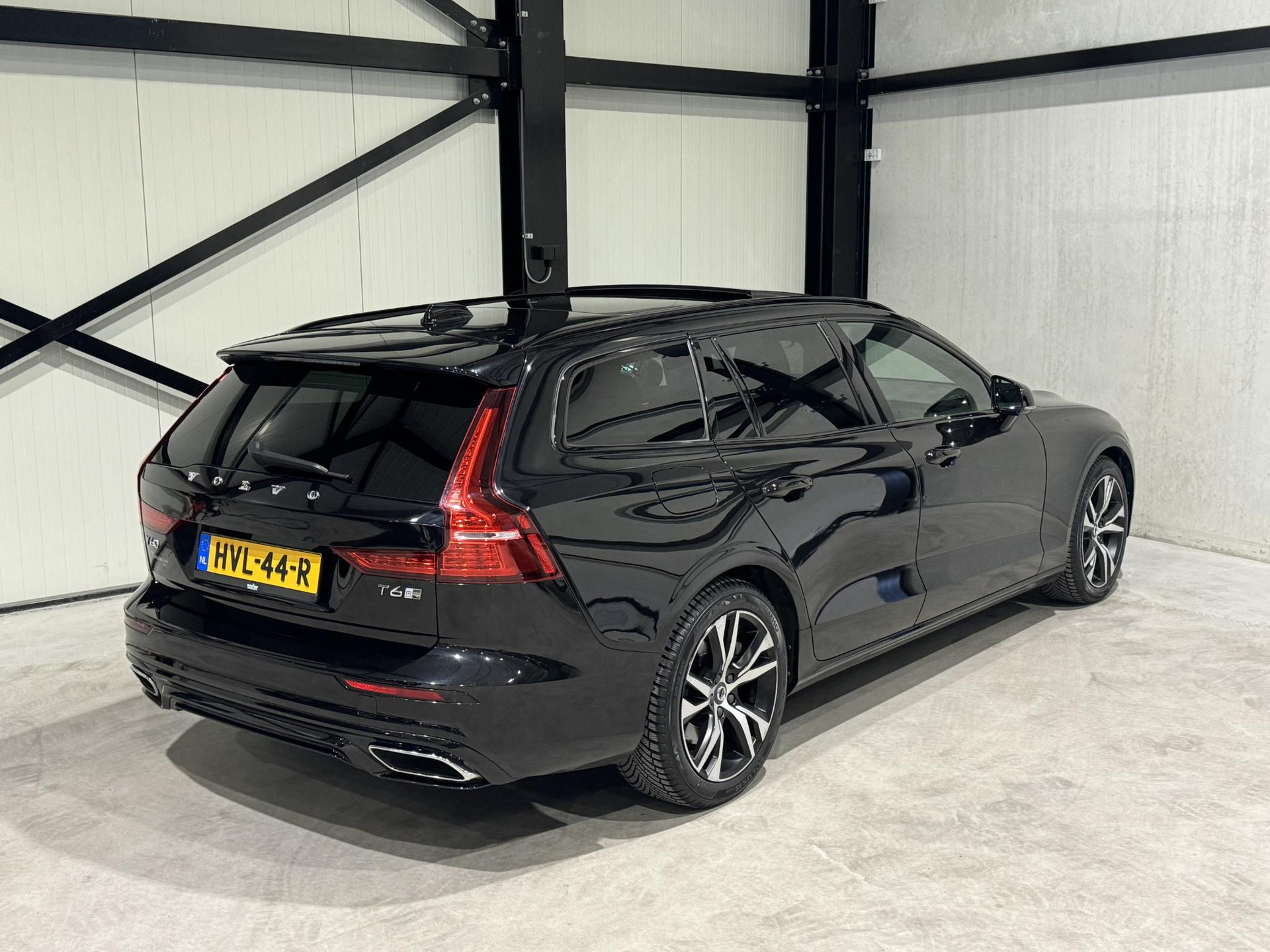 Volvo V60 2.0 T6 Twin Engine AWD R-Design HVL44R