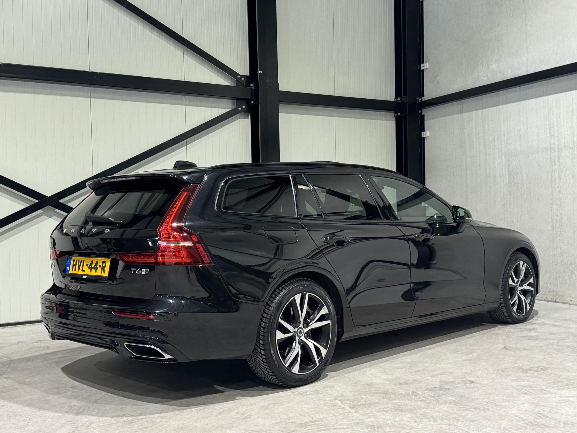 Volvo V60 2.0 T6 Twin Engine AWD R-Design HVL44R