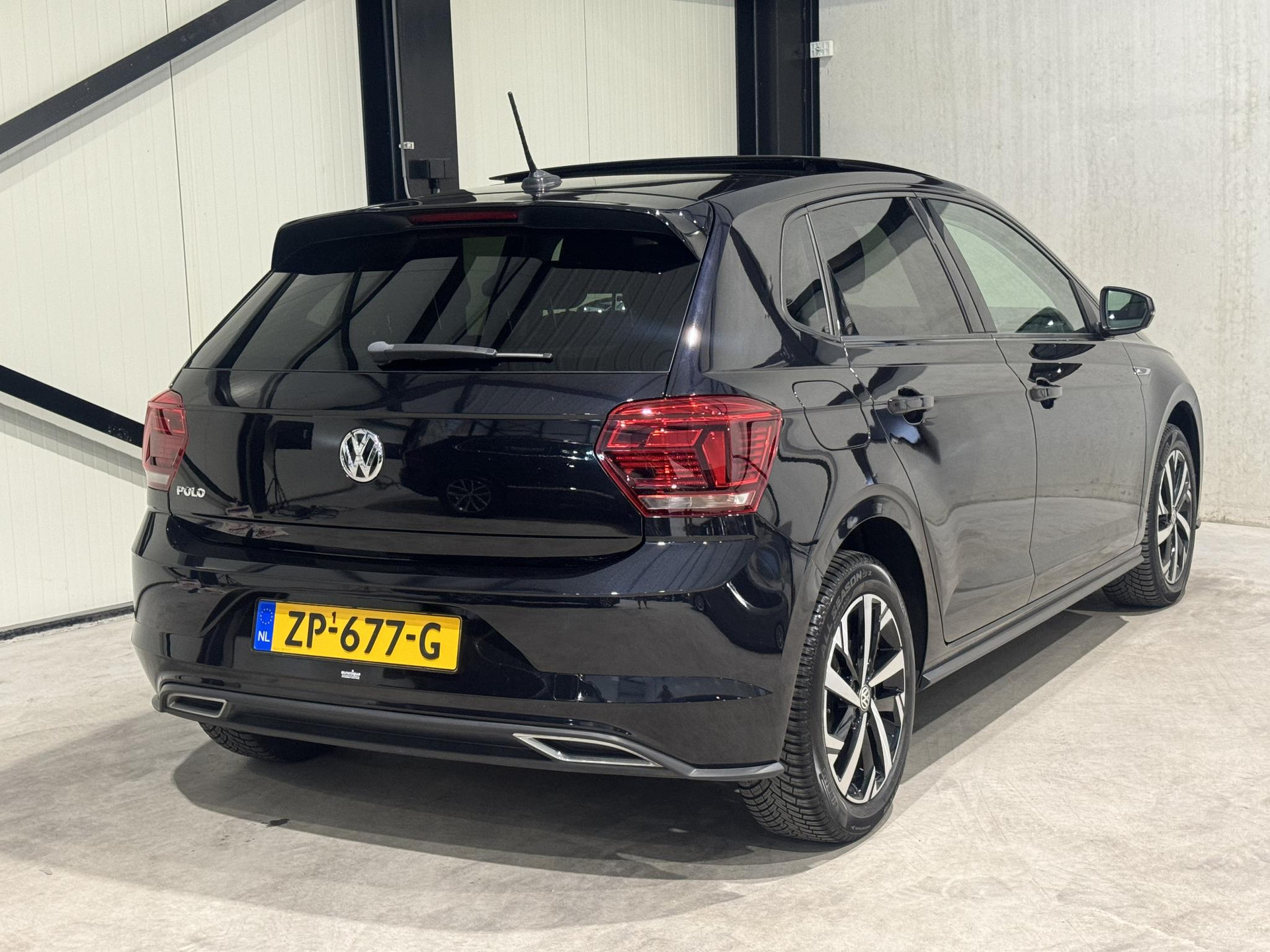 Volkswagen Polo 1.0 TSI R-LINE ZP677G
