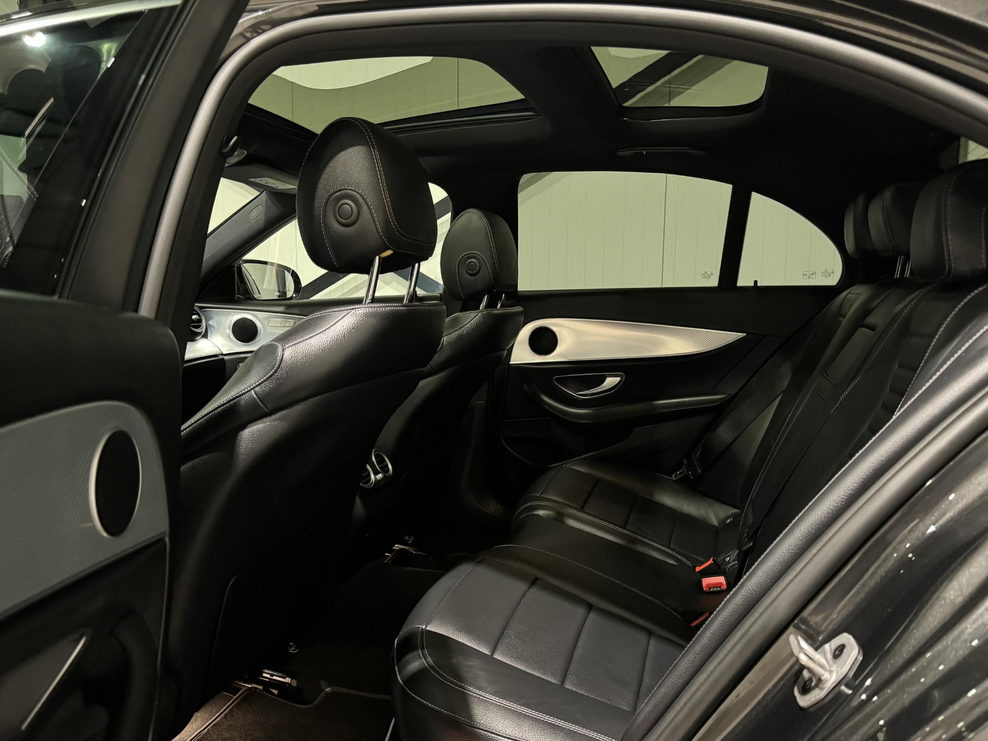 Mercedes-Benz E-Klasse 300 e Business Solution JHH37K