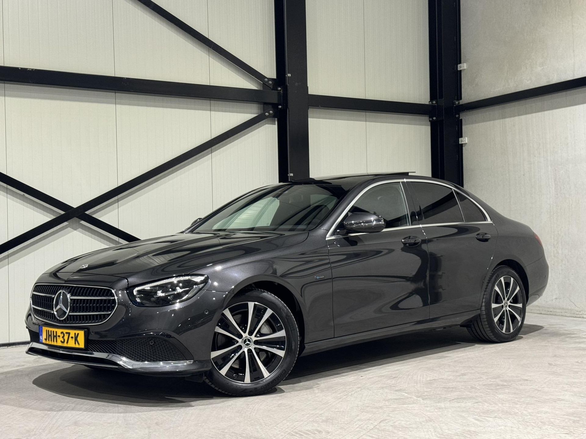 Mercedes-Benz E-Klasse 300 e Business Solution JHH37K