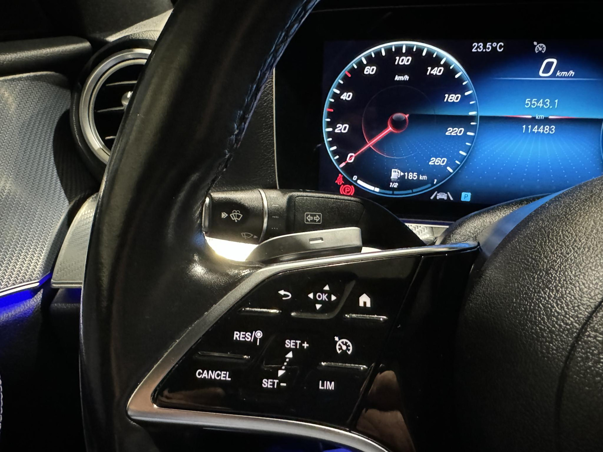 Mercedes-Benz E-Klasse 300 e Business Solution JHH37K