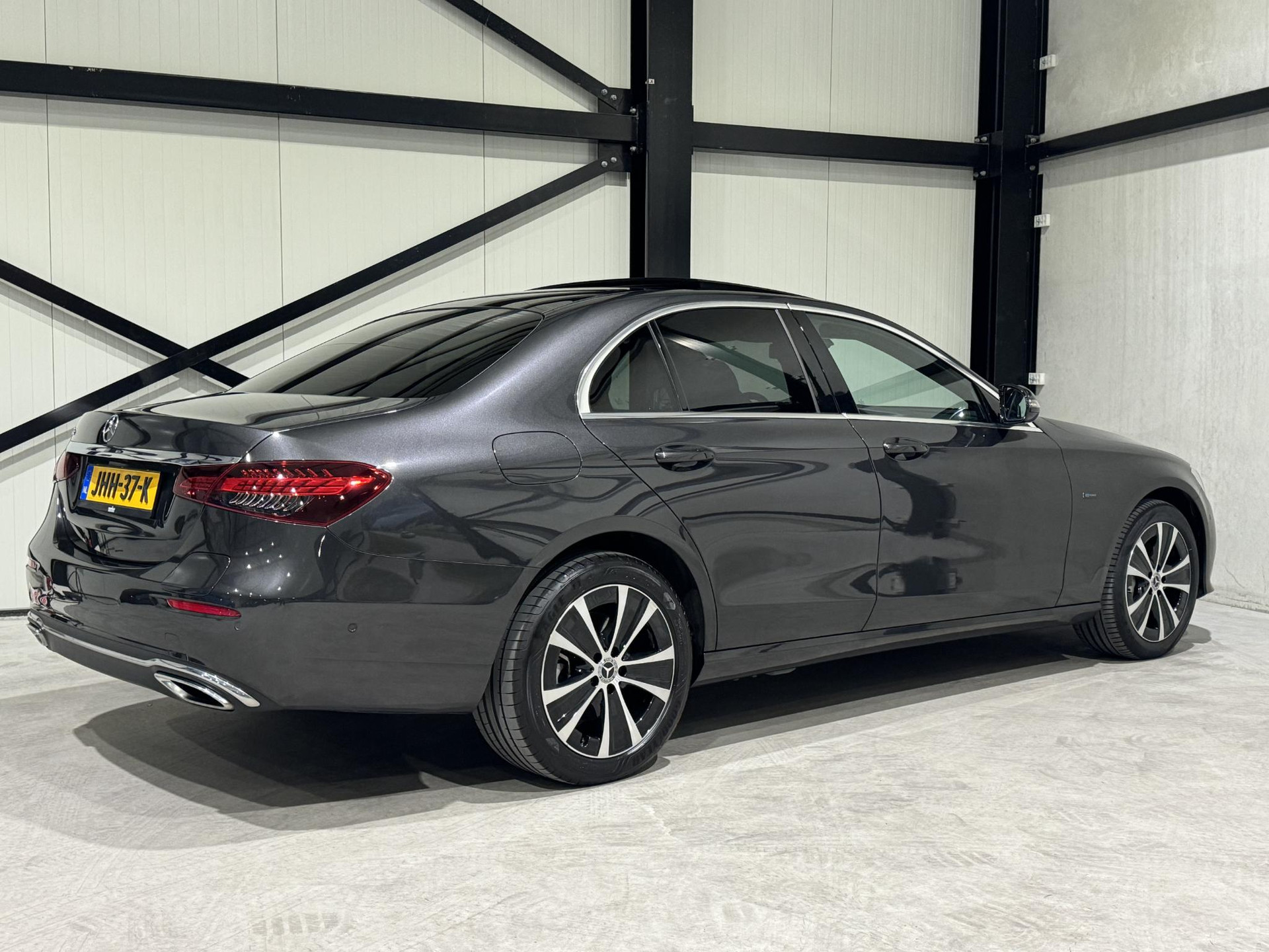 Mercedes-Benz E-Klasse 300 e Business Solution JHH37K