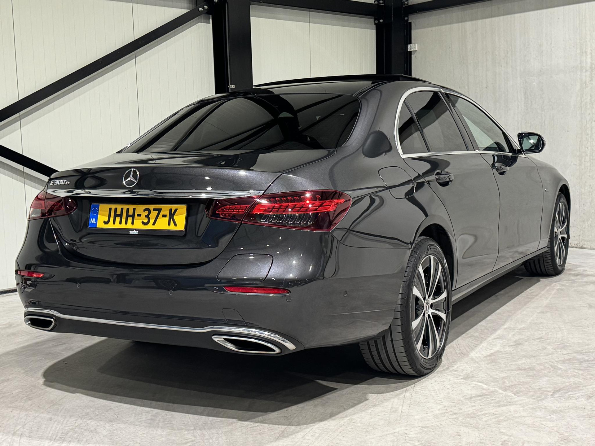 Mercedes-Benz E-Klasse 300 e Business Solution JHH37K