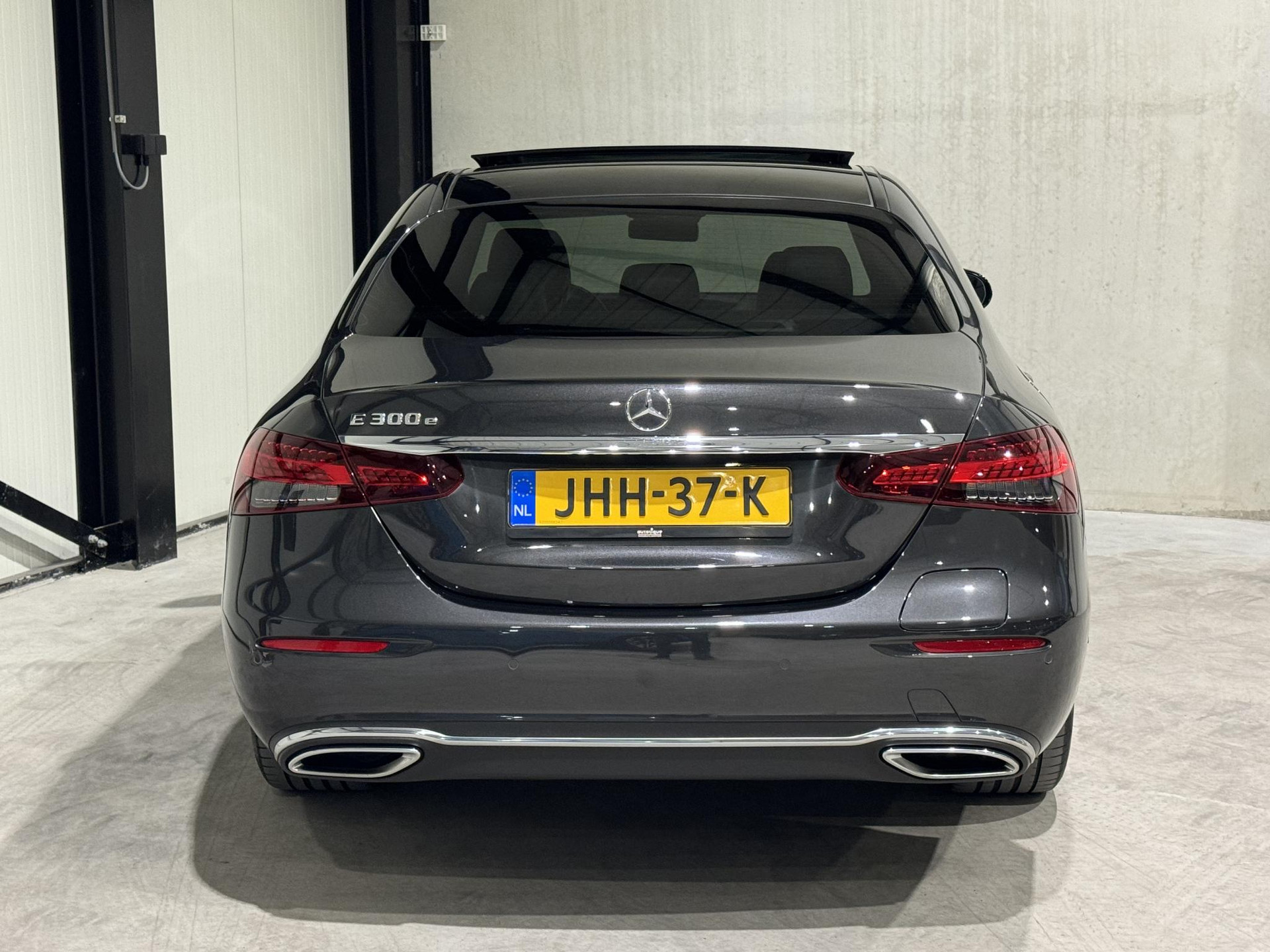 Mercedes-Benz E-Klasse 300 e Business Solution JHH37K