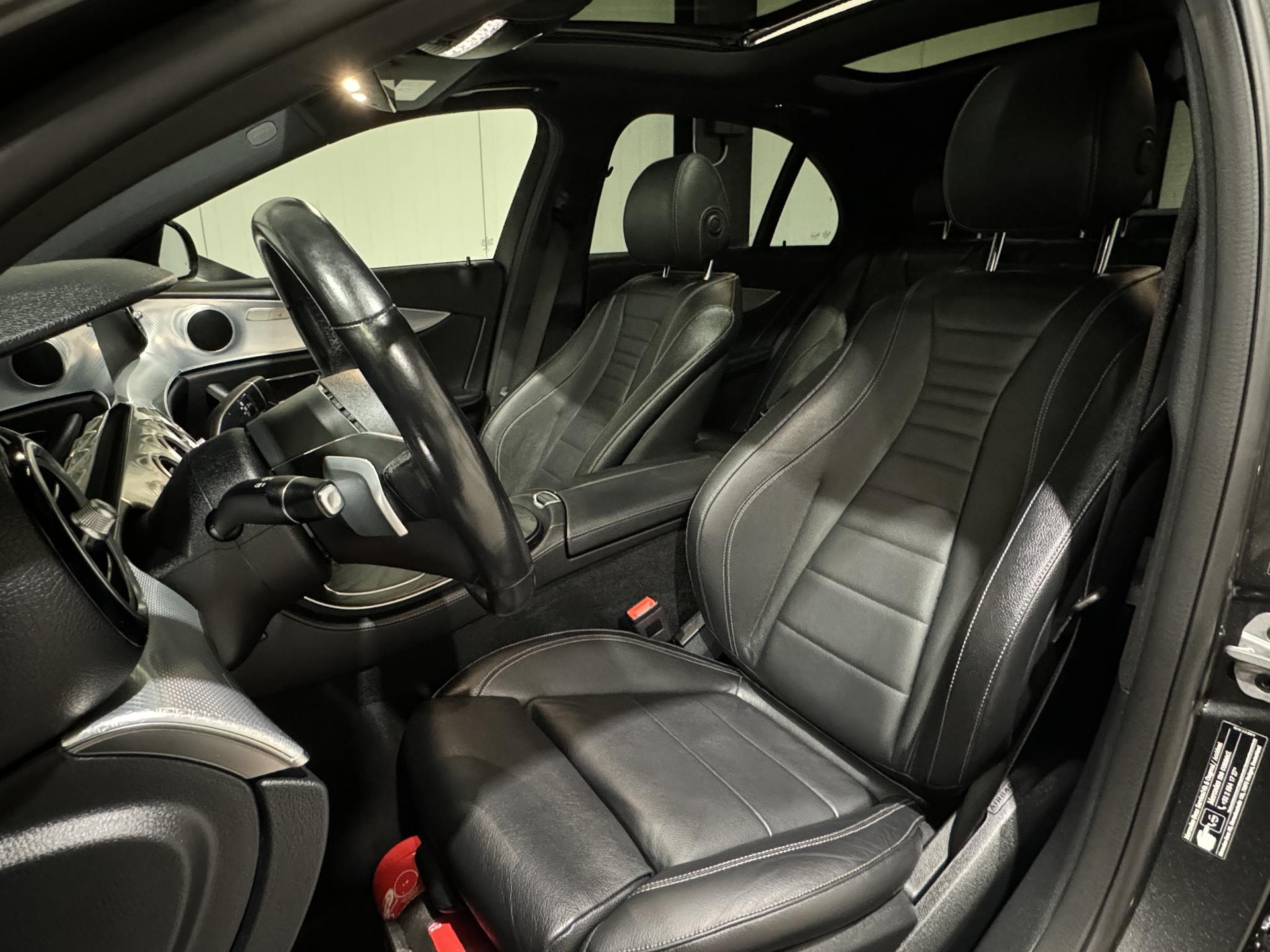 Mercedes-Benz E-Klasse 300 e Business Solution JHH37K