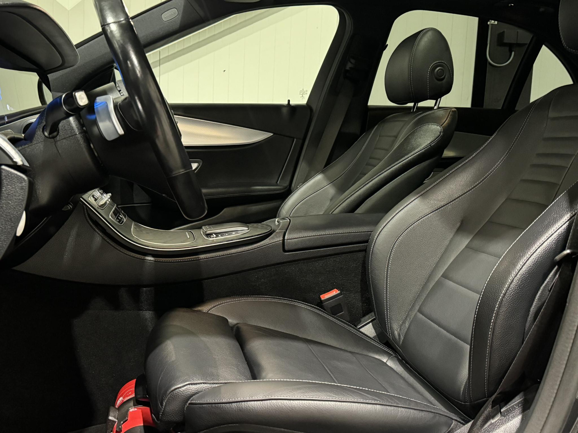 Mercedes-Benz E-Klasse 300 e Business Solution JHH37K