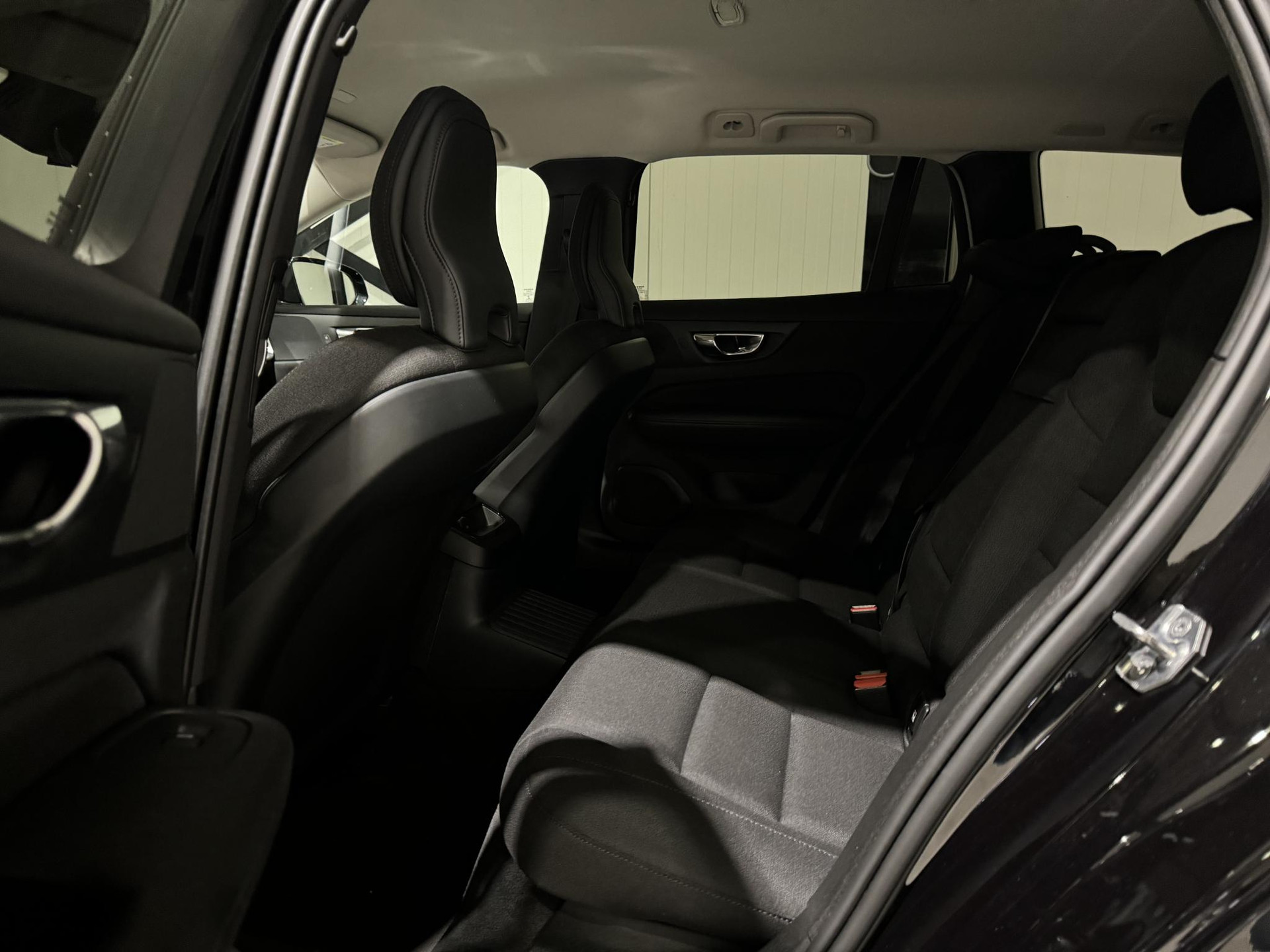 Volvo V60 2.0 T6 Twin Engine AWD Momentum Pro JHS73F