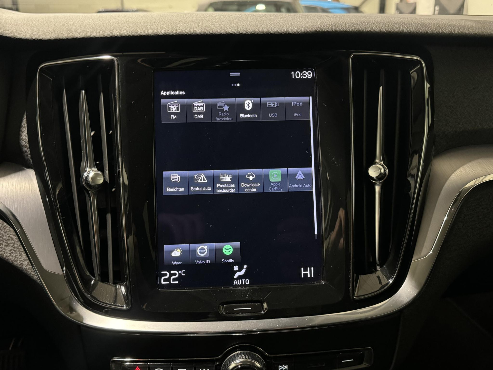 Volvo V60 2.0 T6 Twin Engine AWD Momentum Pro JHS73F