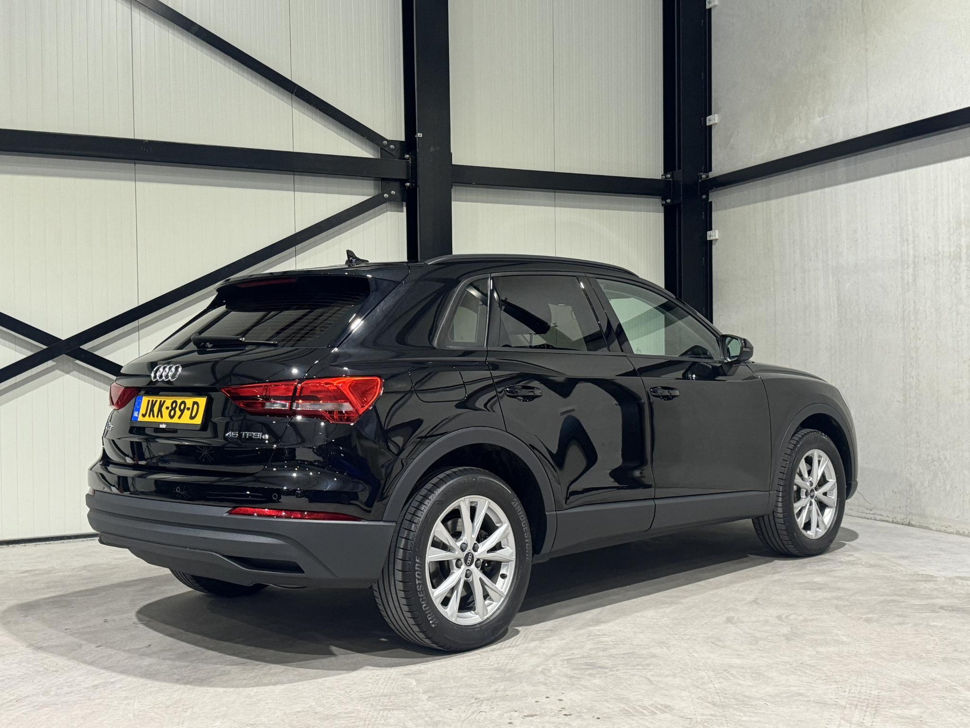 Audi Q3 45 TFSI e Business JKK89D