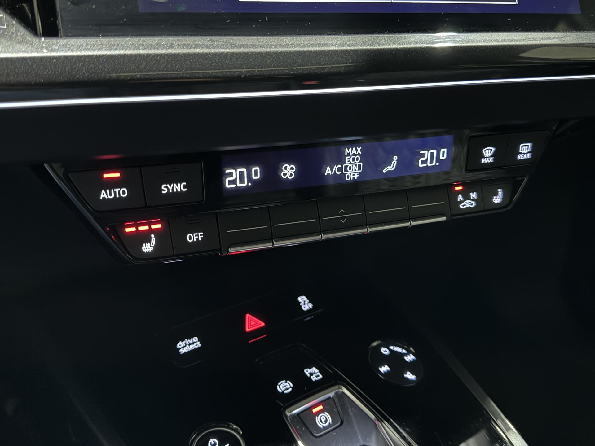 Audi Q4 e-tron 40 Launch edition S Competition 77 kWh GZG74P