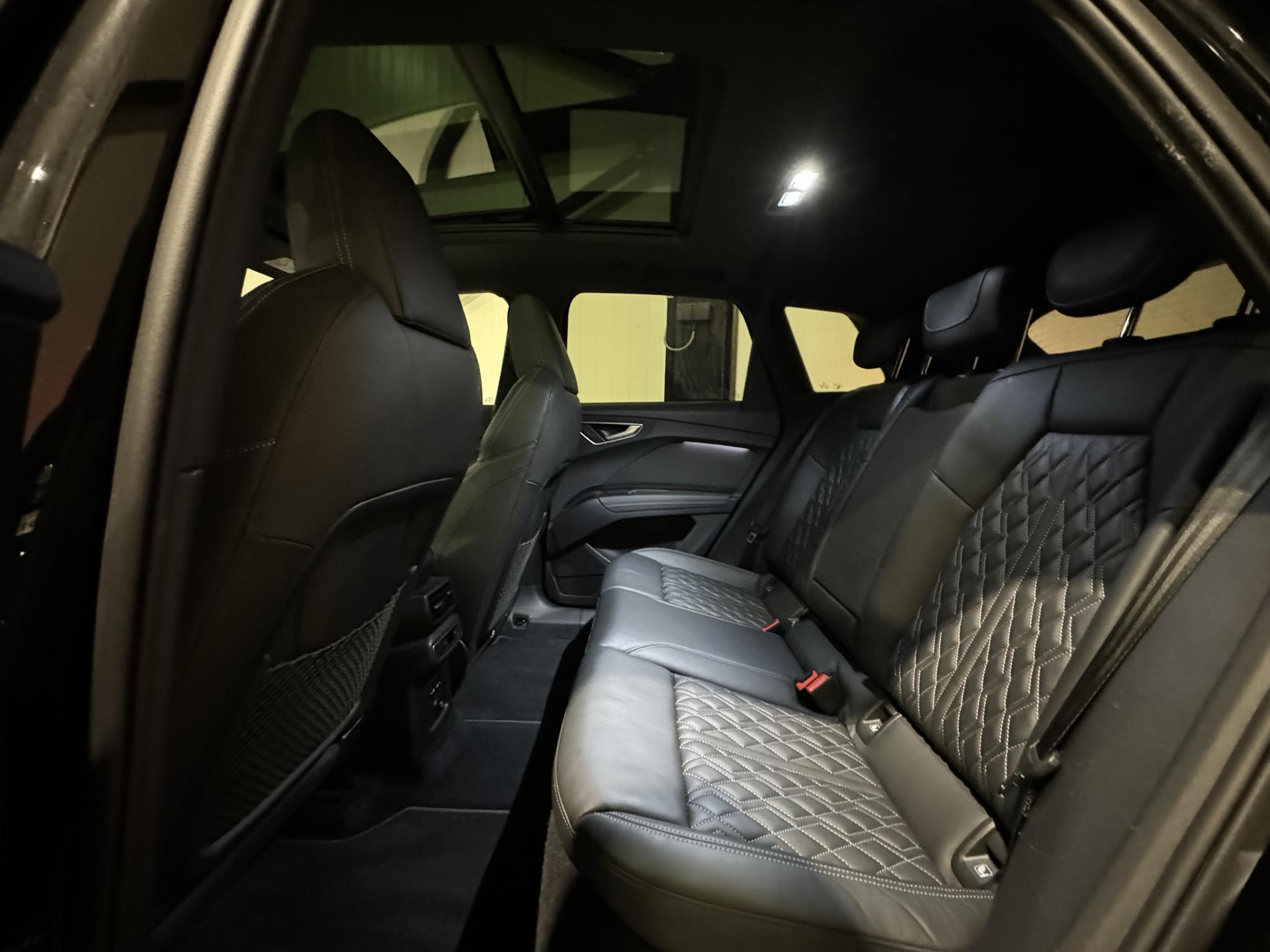 Audi Q4 e-tron 40 Launch edition S Competition 77 kWh GZG74P