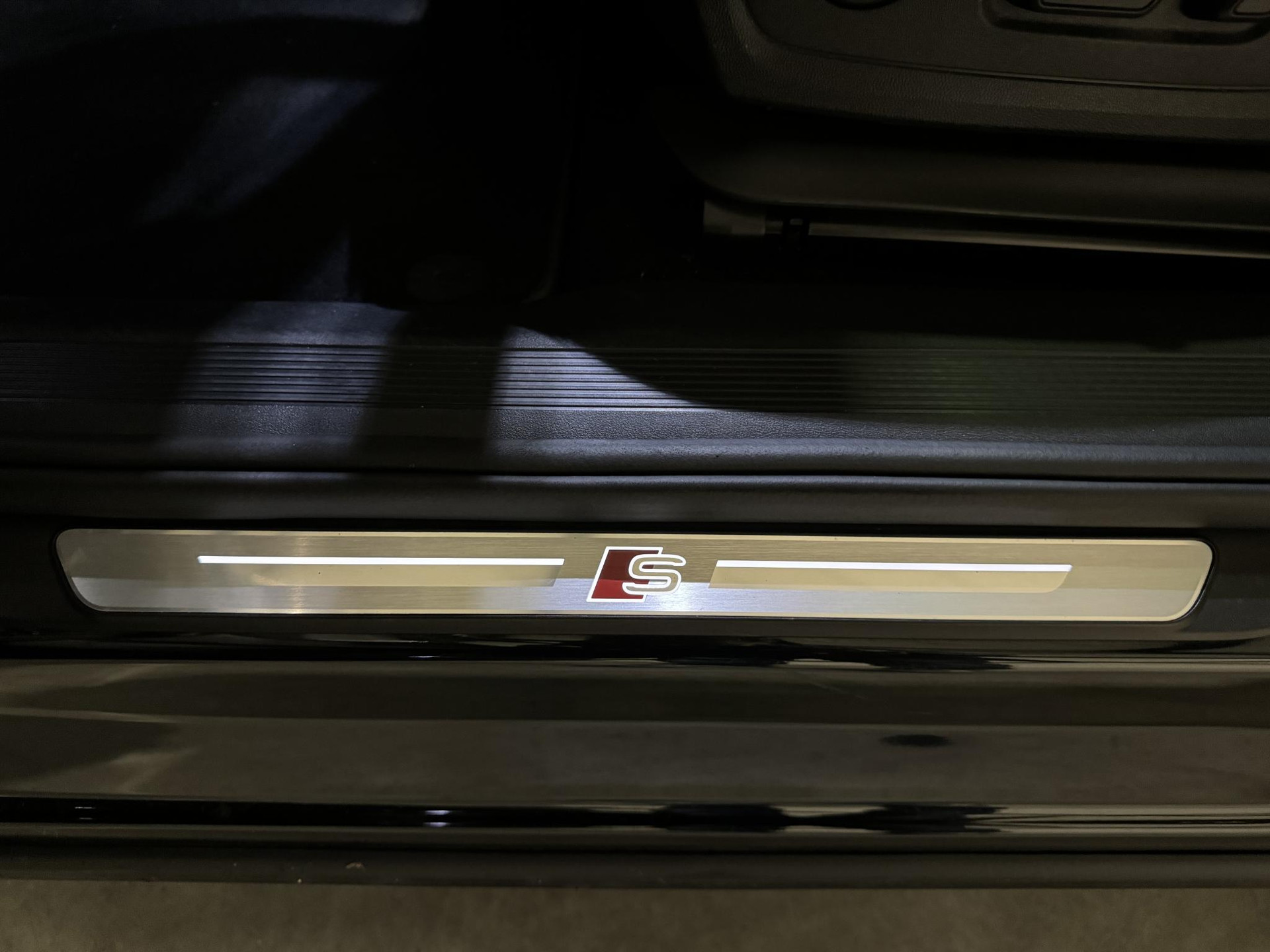 Audi Q4 e-tron 40 Launch edition S Competition 77 kWh GZG74P