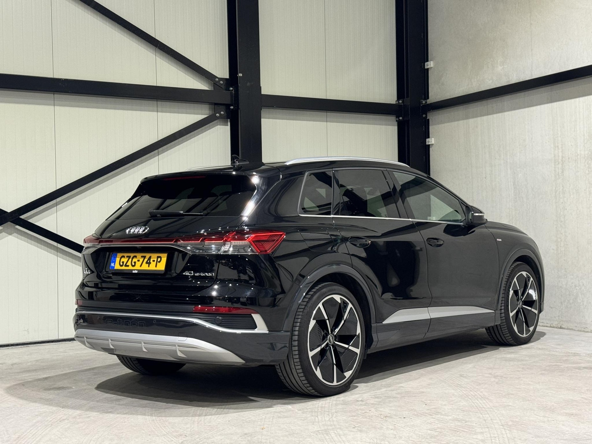 Audi Q4 e-tron 40 Launch edition S Competition 77 kWh GZG74P