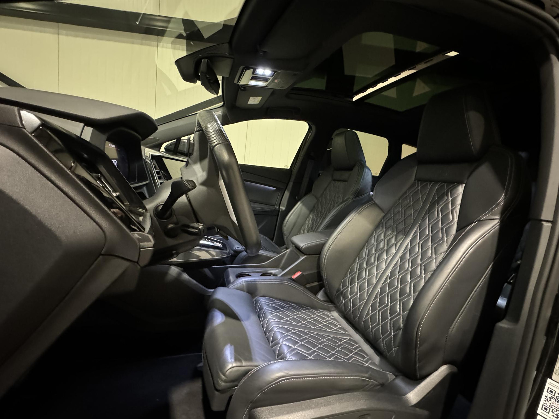 Audi Q4 e-tron 40 Launch edition S Competition 77 kWh GZG74P