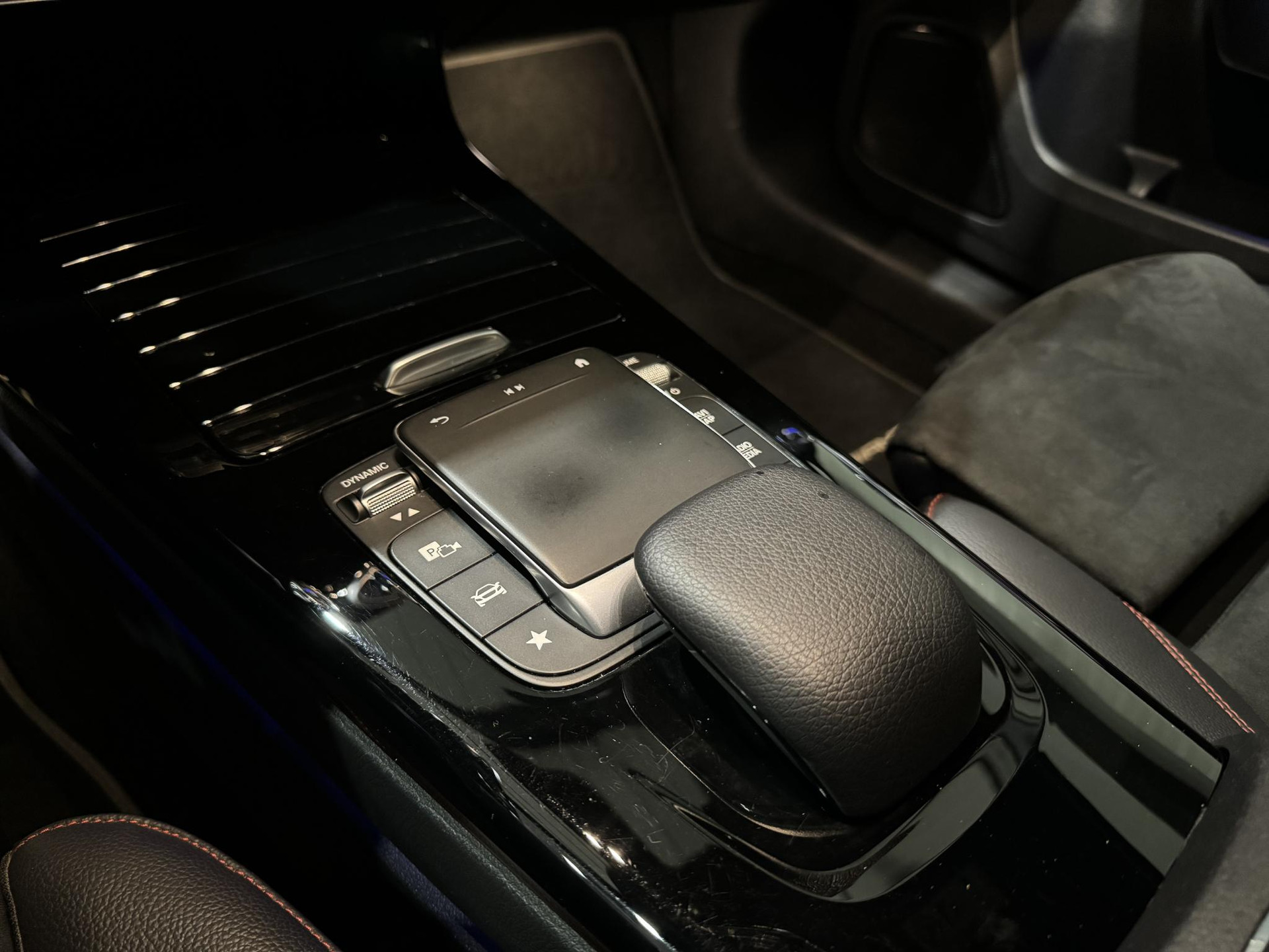 Mercedes-Benz A-Klasse 250 e AMG JLV49V