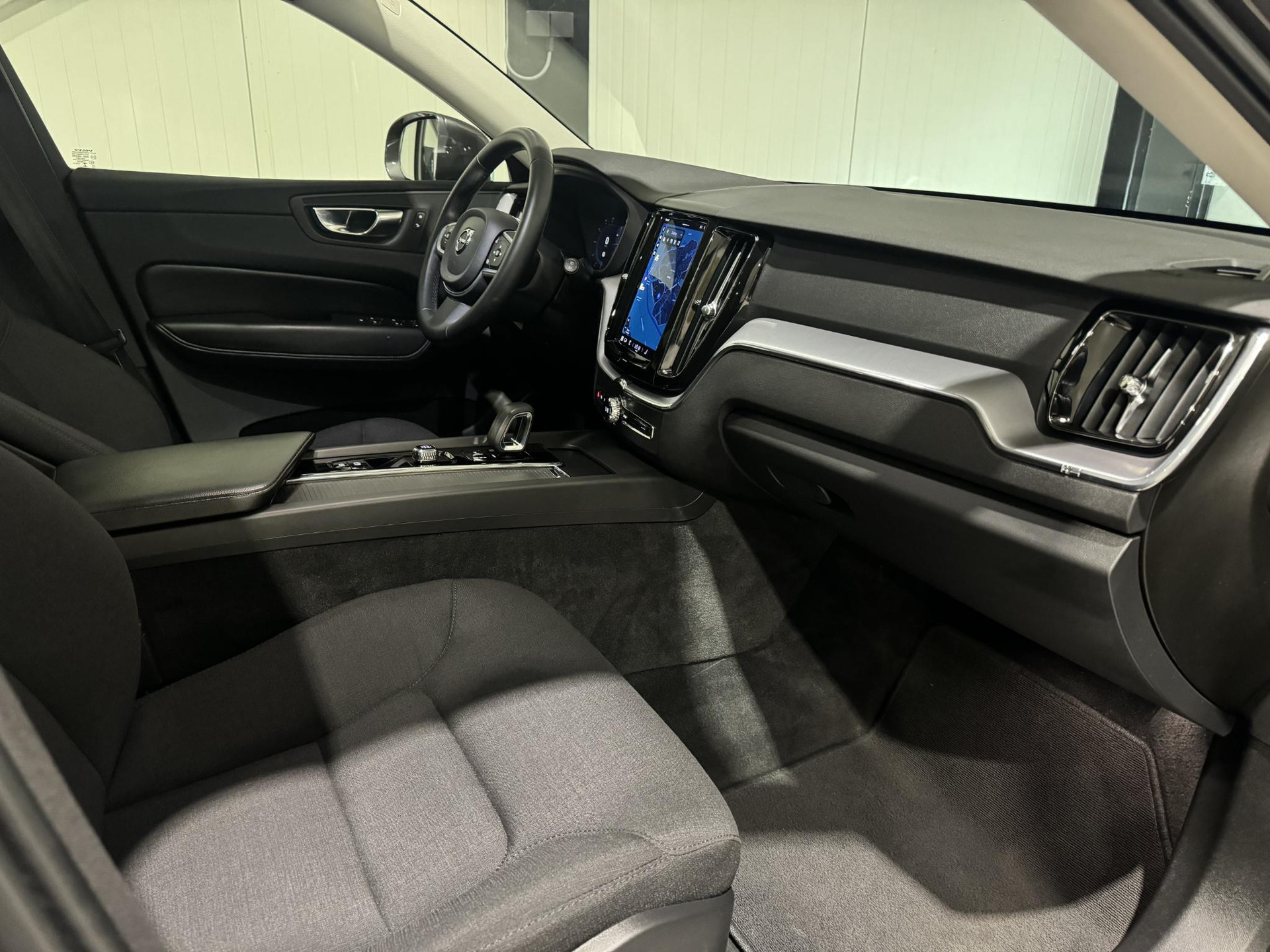 Volvo XC60 2.0 Recharge T6 AWD Business JLP55F