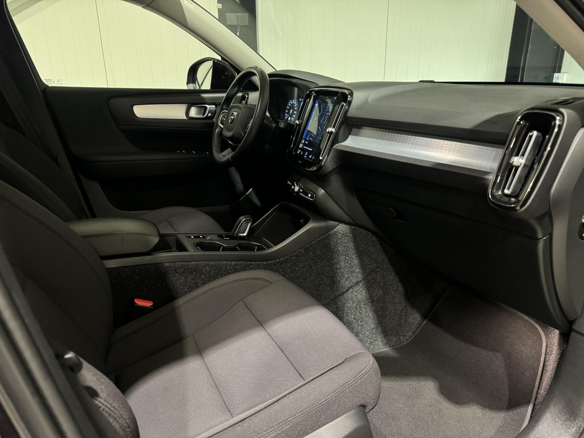 Volvo XC40 1.5 T5 Recharge Business JLV56X