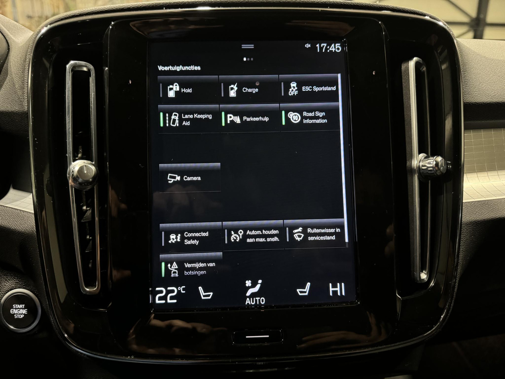 Volvo XC40 1.5 T5 Recharge Business JLV56X