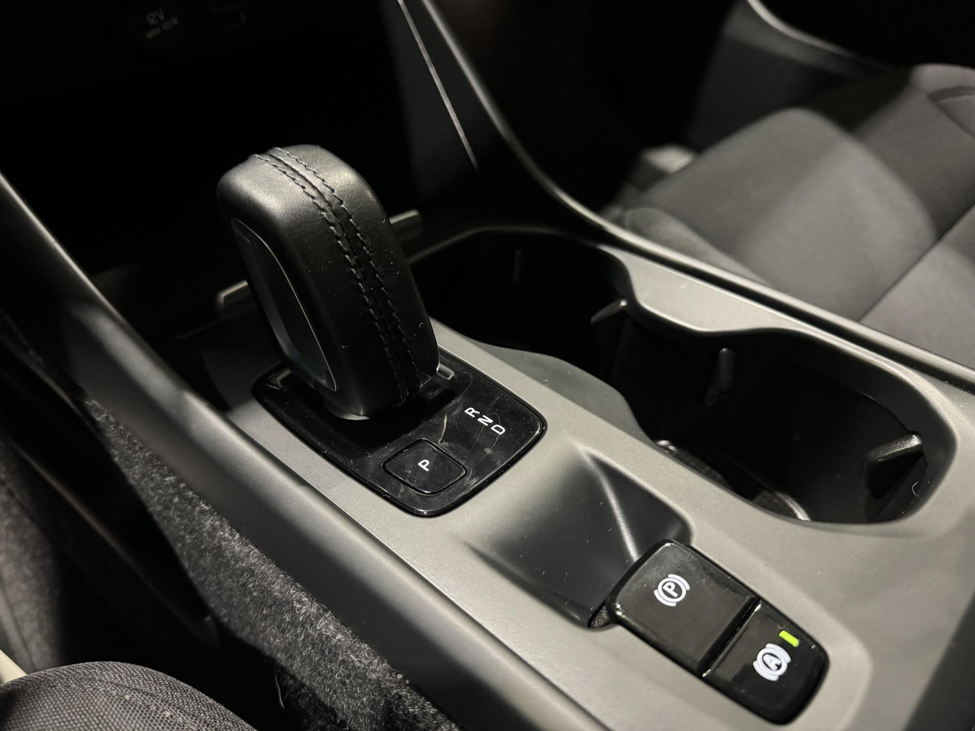 Volvo XC40 1.5 T5 Recharge Business JLV56X