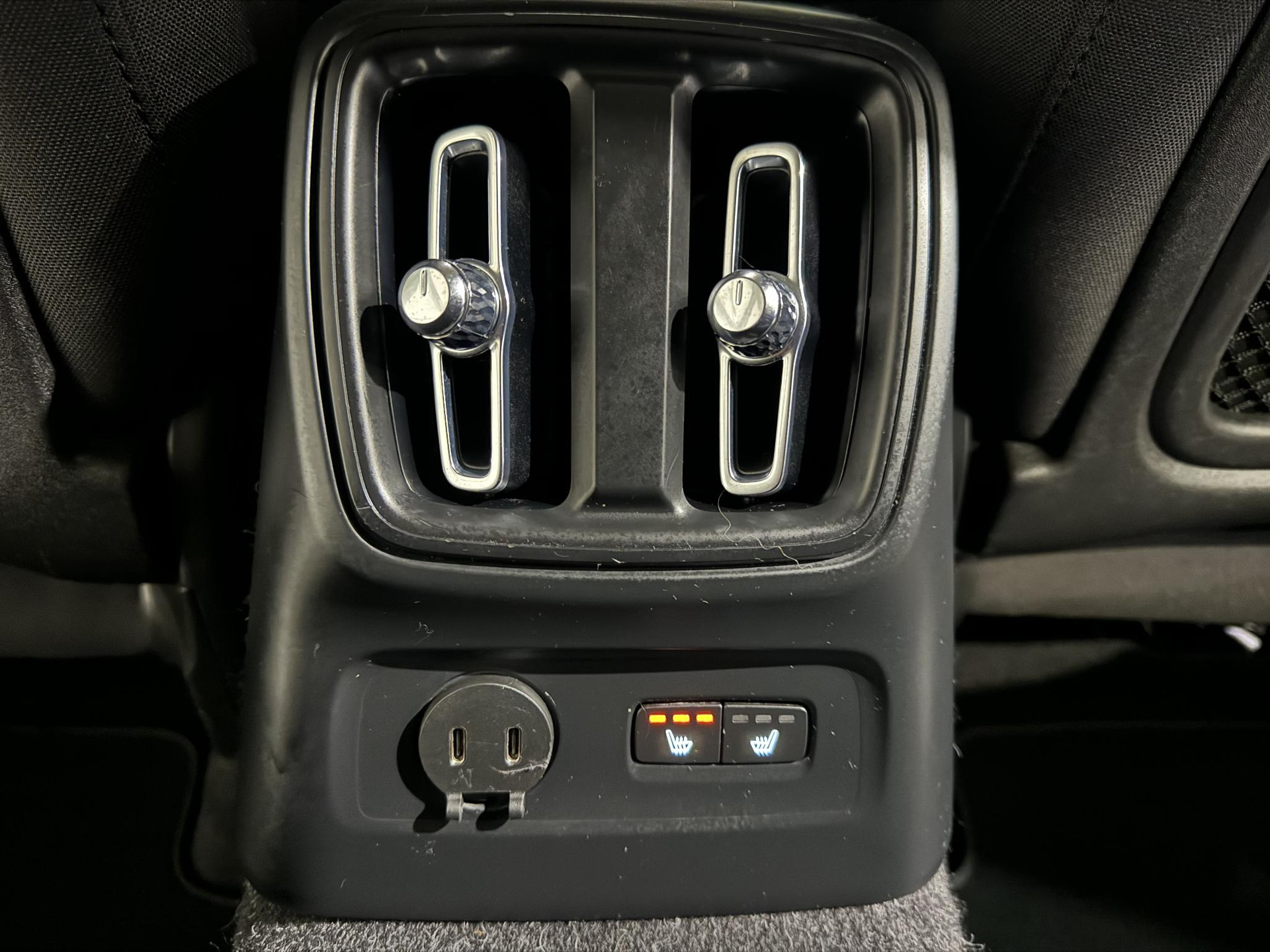 Volvo XC40 1.5 T5 Recharge Business JLV56X