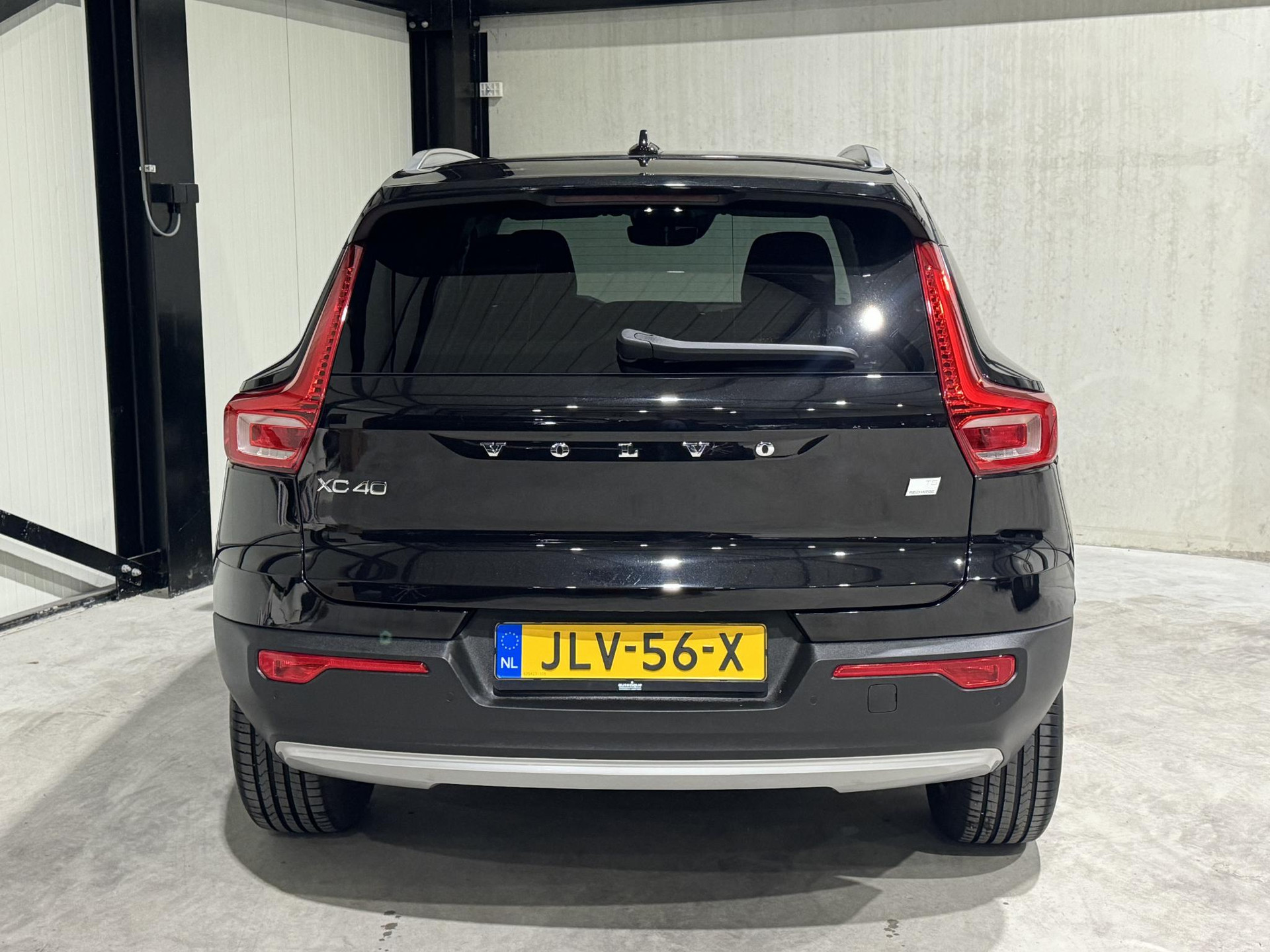 Volvo XC40 1.5 T5 Recharge Business JLV56X