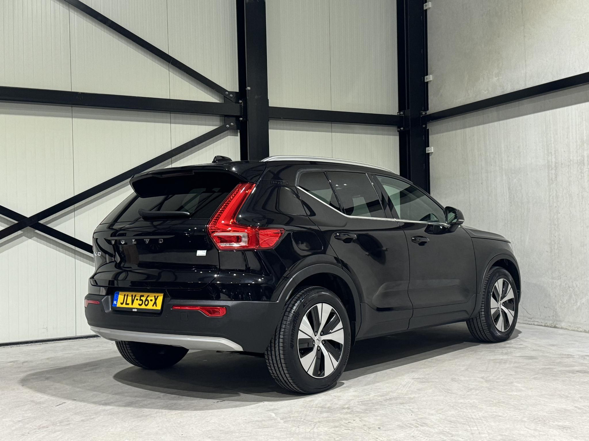 Volvo XC40 1.5 T5 Recharge Business JLV56X