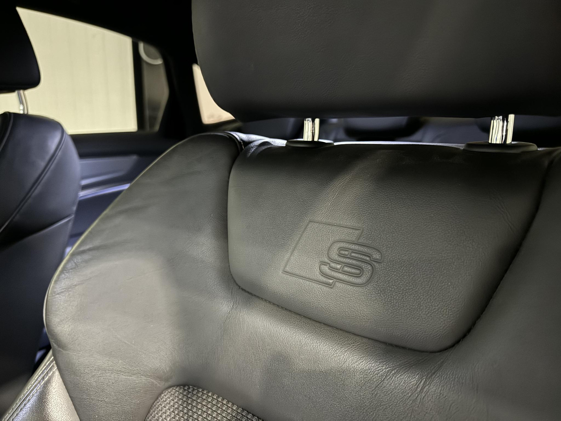 Audi A6 Limousine 40 TFSI S edition L588HR