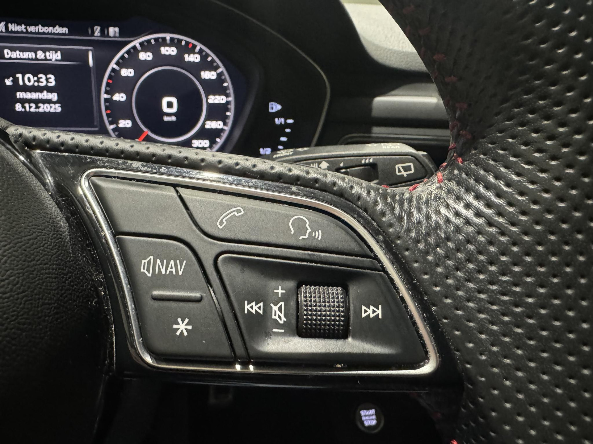 Audi A4 Avant 35 TFSI Sport S line black edition XV814Z