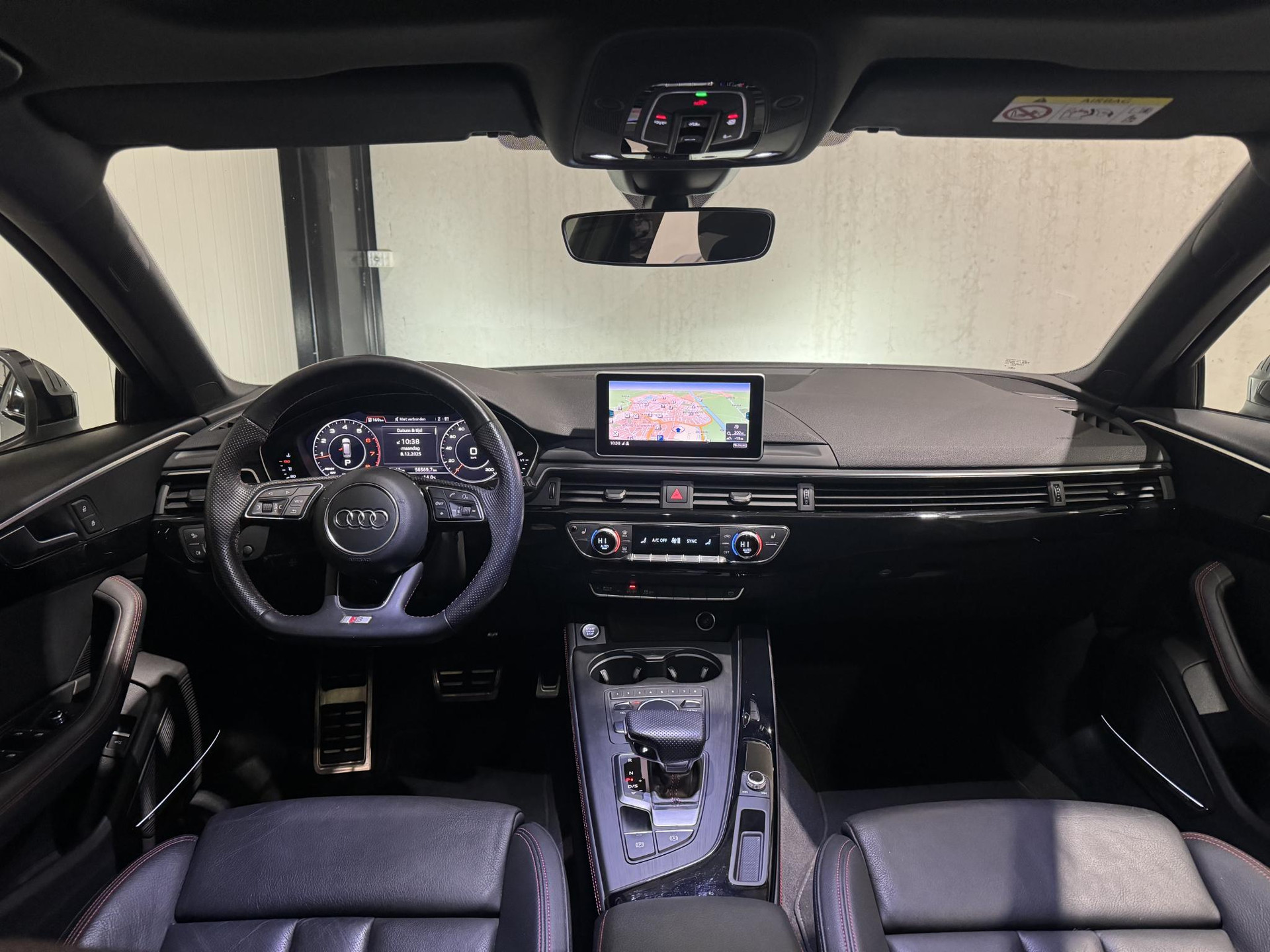 Audi A4 Avant 35 TFSI Sport S line black edition XV814Z