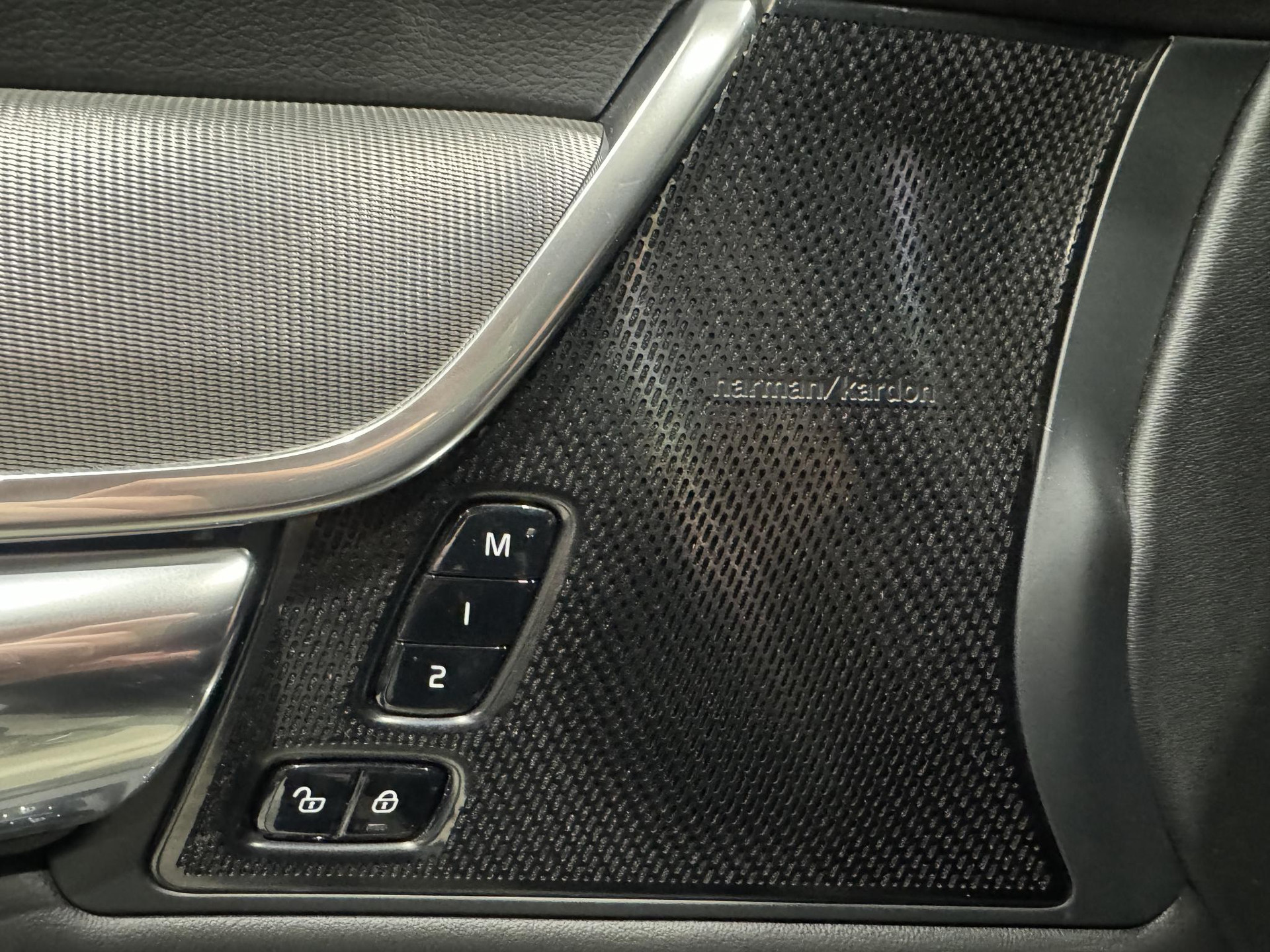 Volvo S90 2.0 T8 AWD R-Design JRB32Z