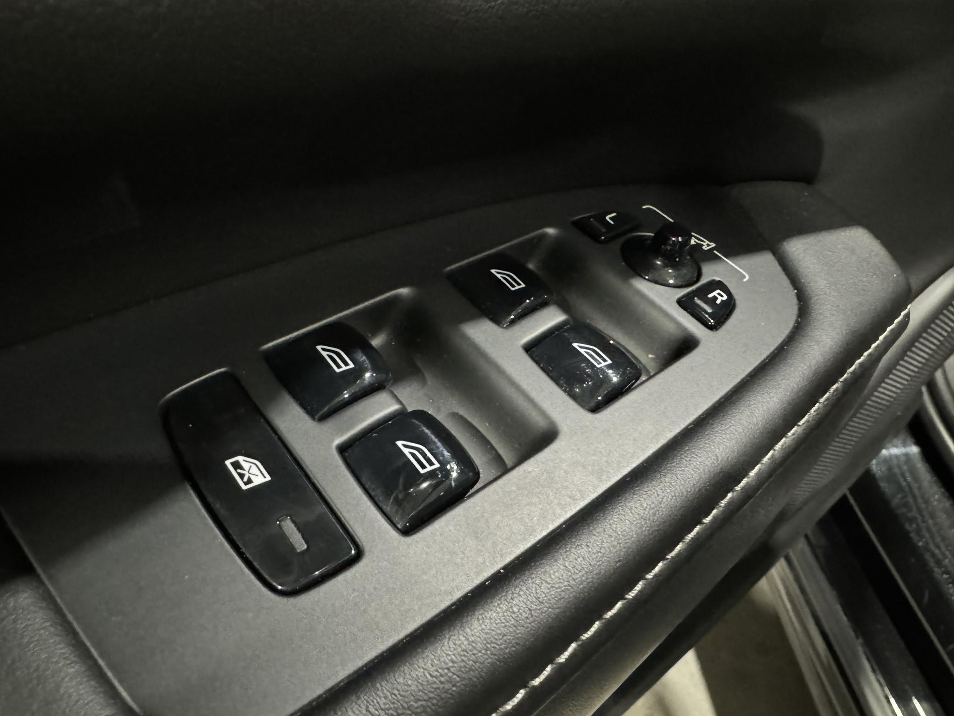 Volvo S90 2.0 T8 AWD R-Design JRB32Z