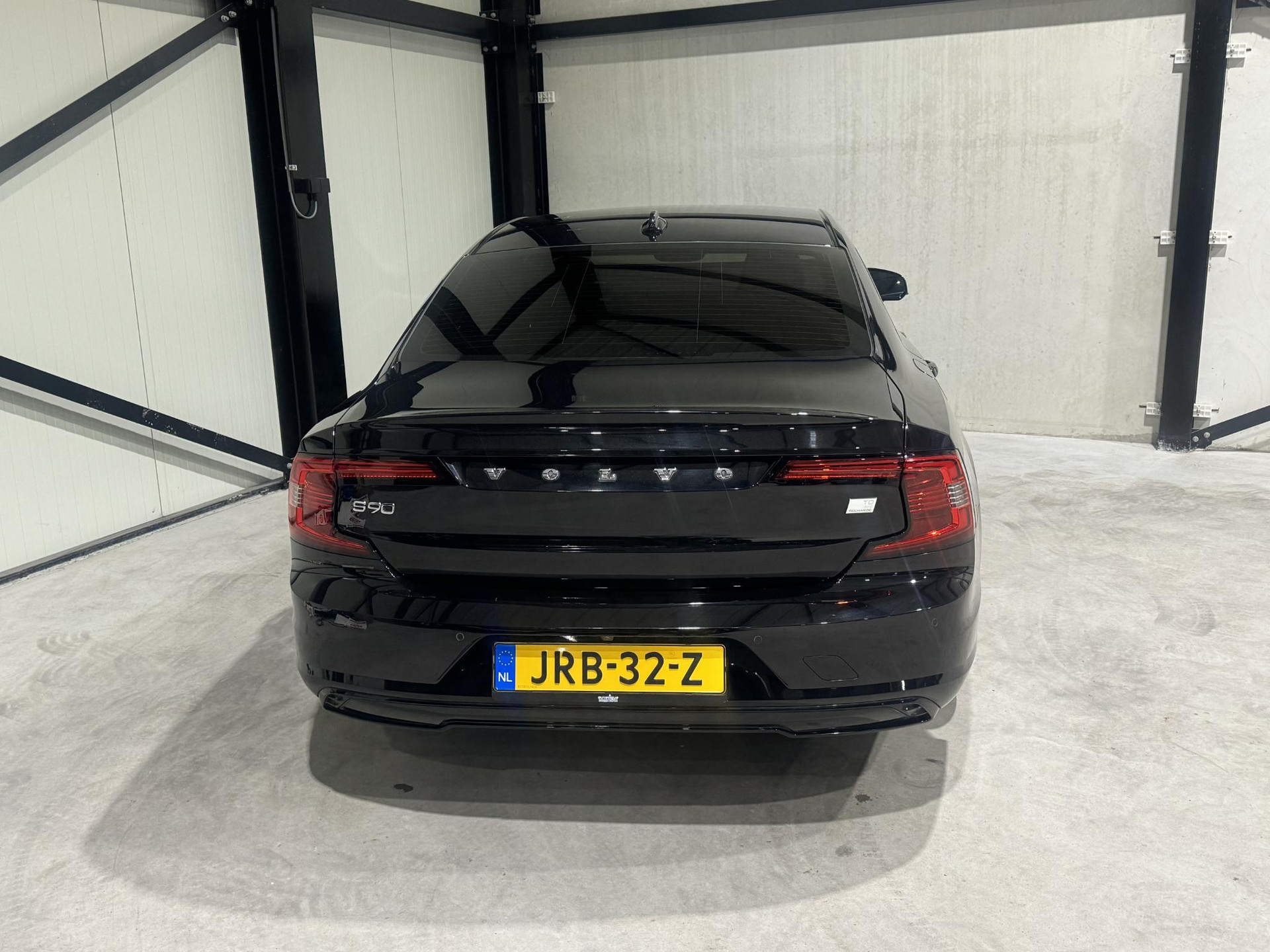 Volvo S90 2.0 T8 AWD R-Design JRB32Z