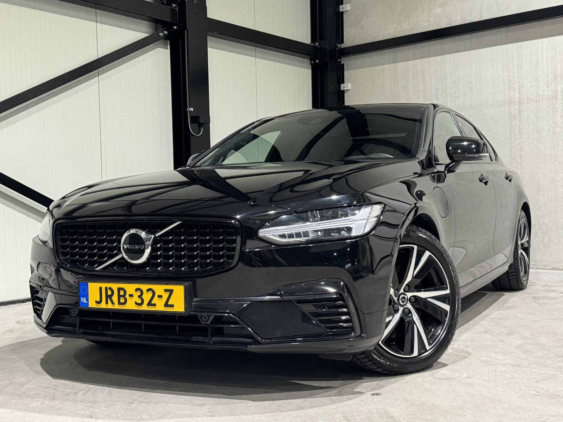 Volvo S90 2.0 T8 AWD R-Design JRB32Z