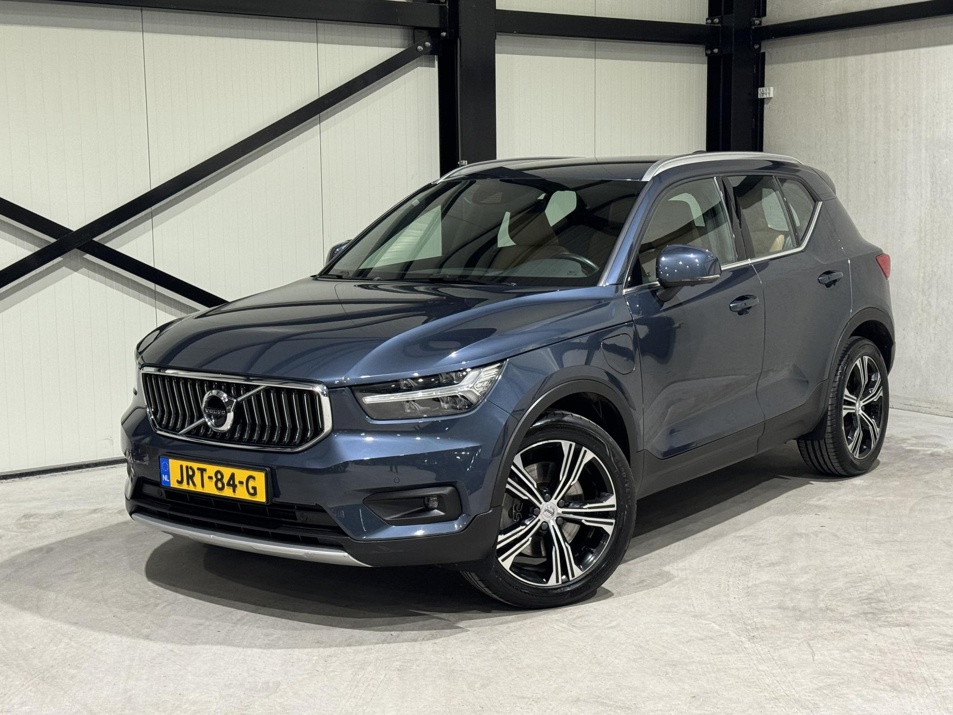 Volvo XC40 1.5 T5 Recharge Business Pro JRT84G