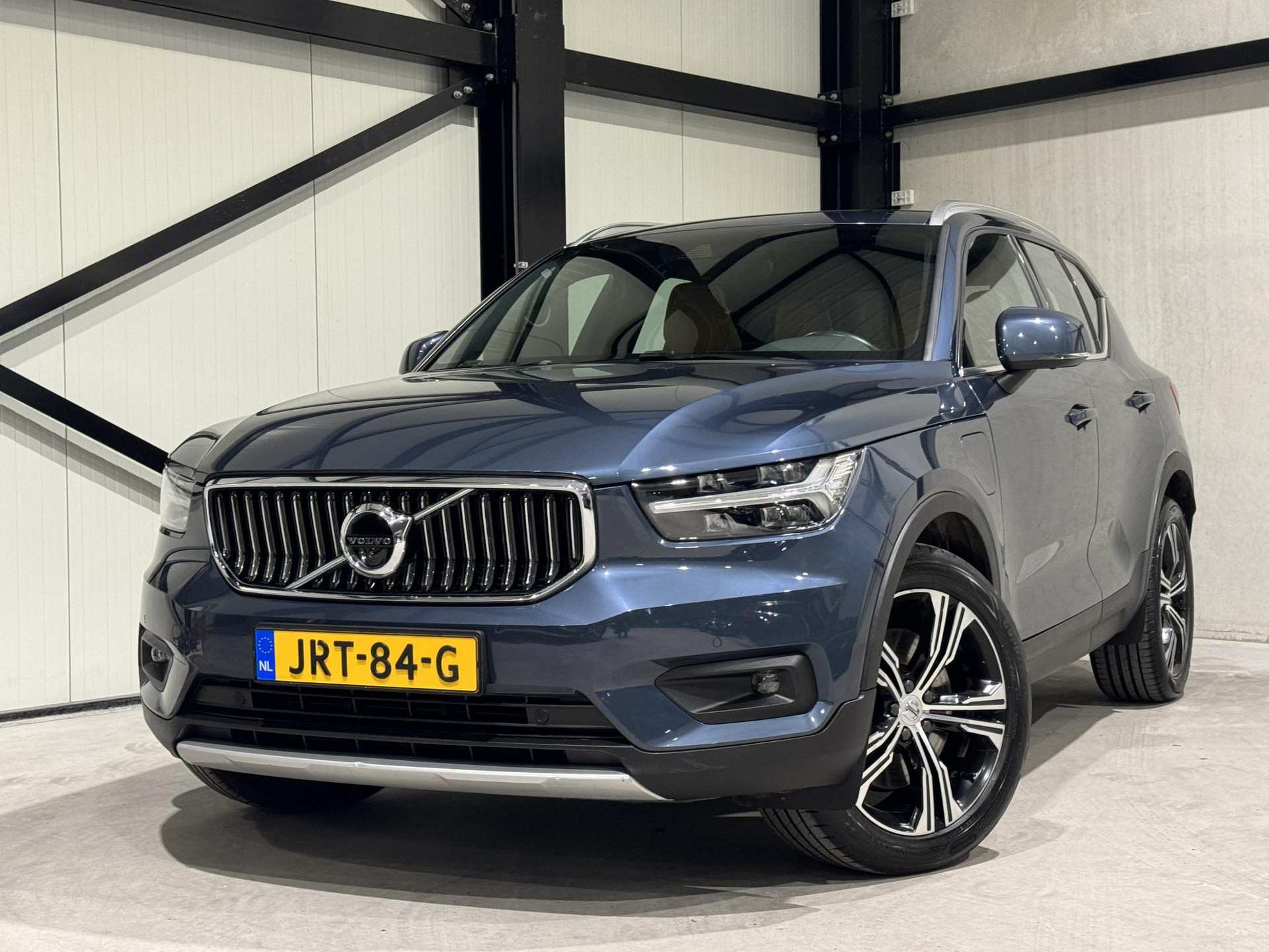 Volvo XC40 1.5 T5 Recharge Business Pro JRT84G