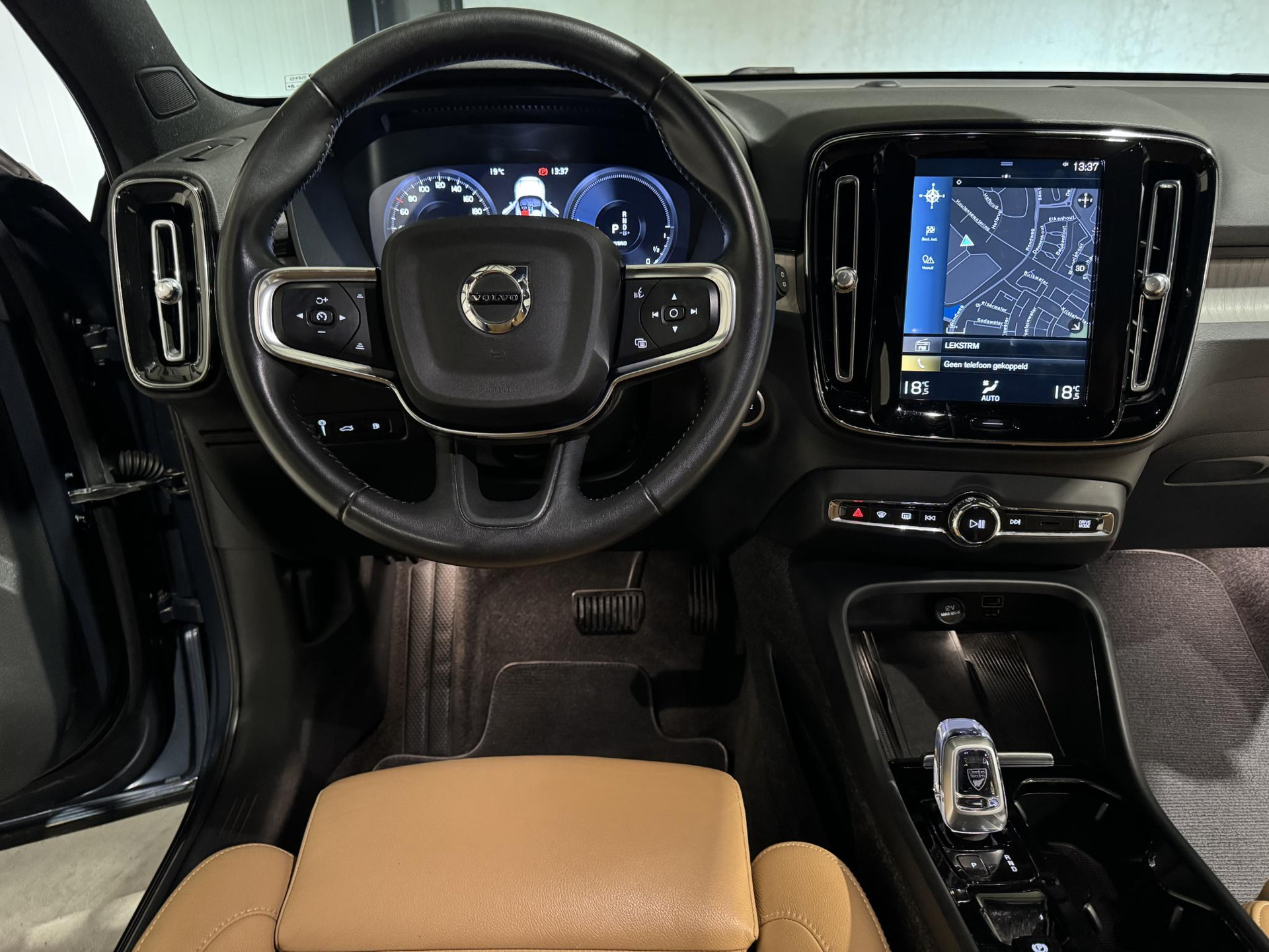 Volvo XC40 1.5 T5 Recharge Business Pro JRT84G