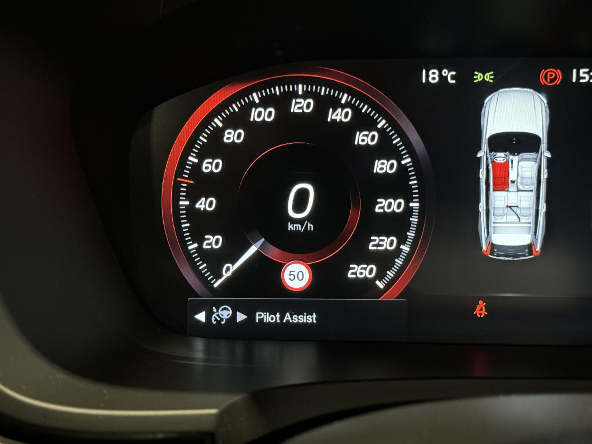 Volvo V90 2.0 T8 AWD Momentum Pro JJN87J